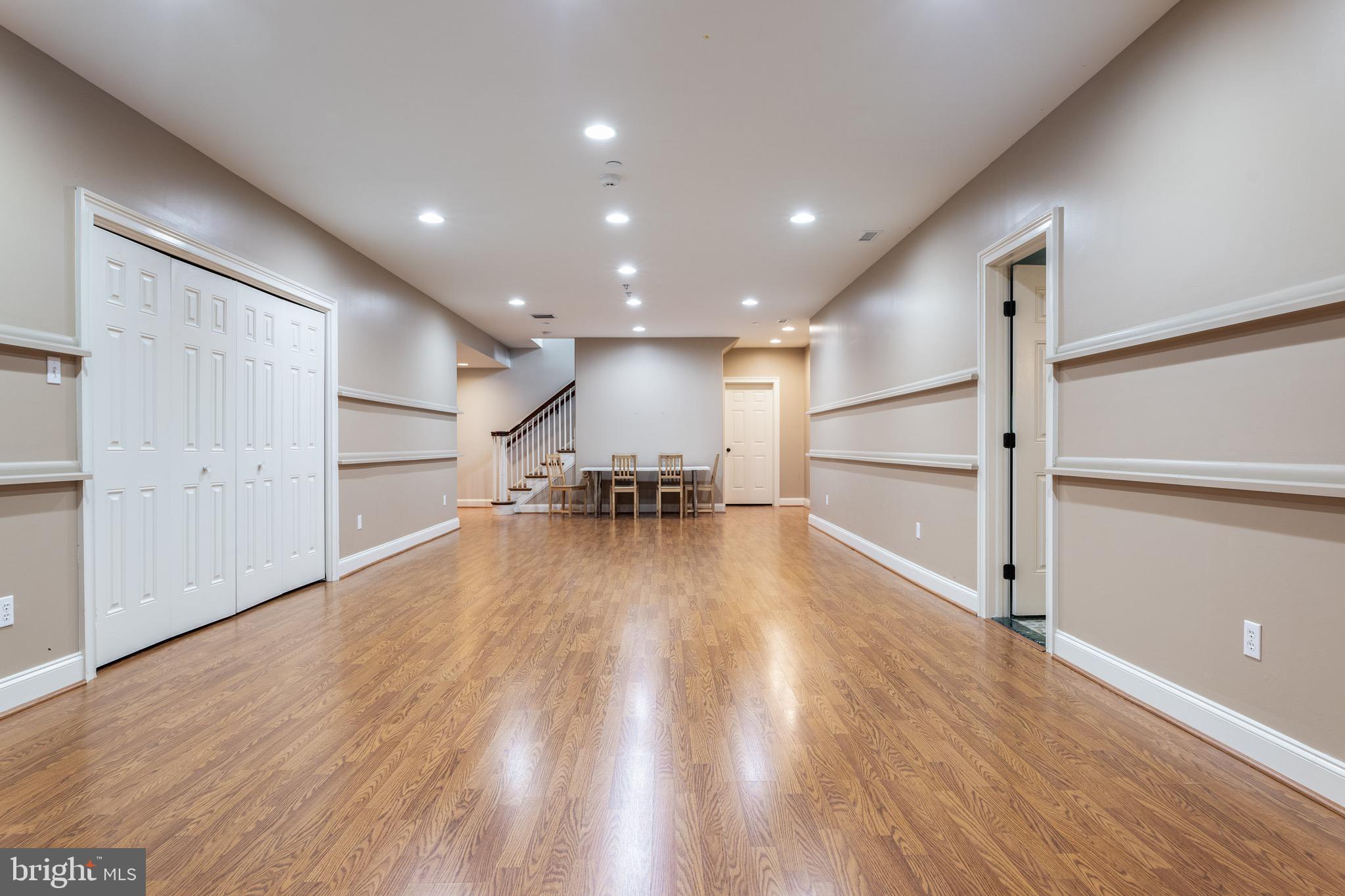 WHITE HORSE - Residential