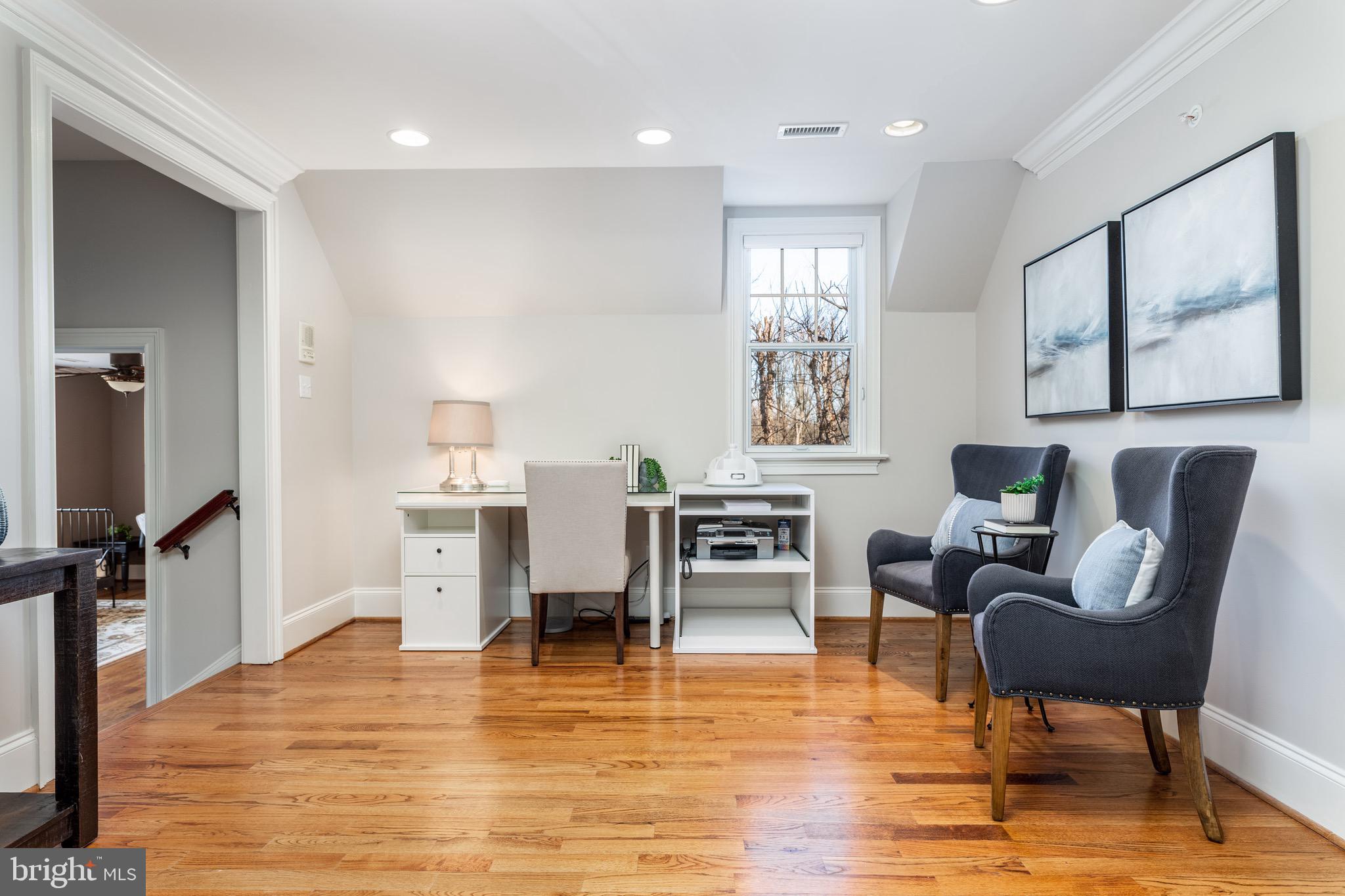 WHITE HORSE - Residential