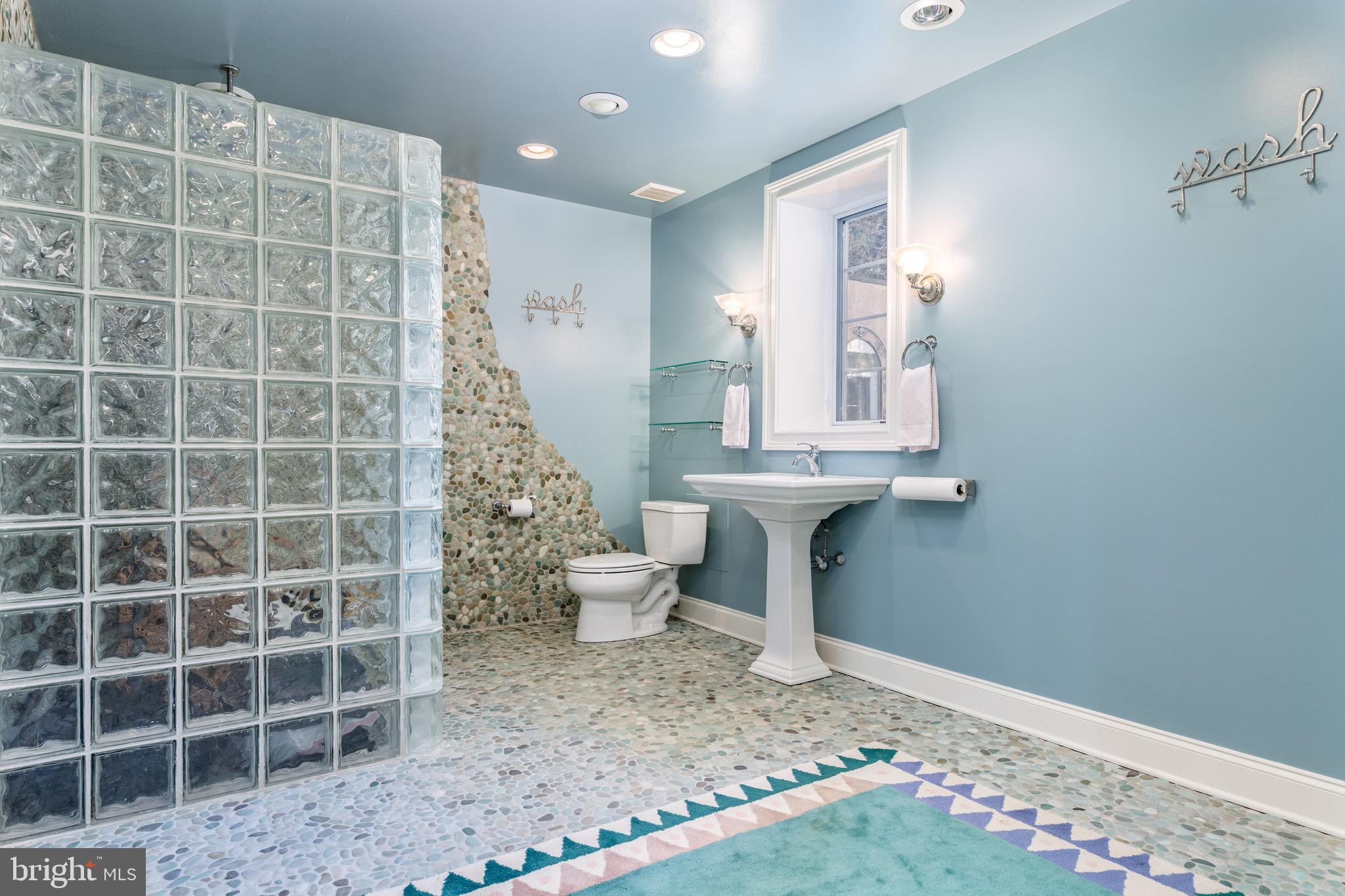 WHITE HORSE - Residential