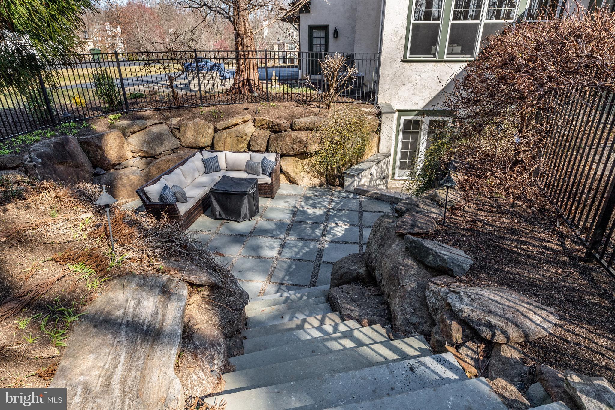 WHITE HORSE - Residential