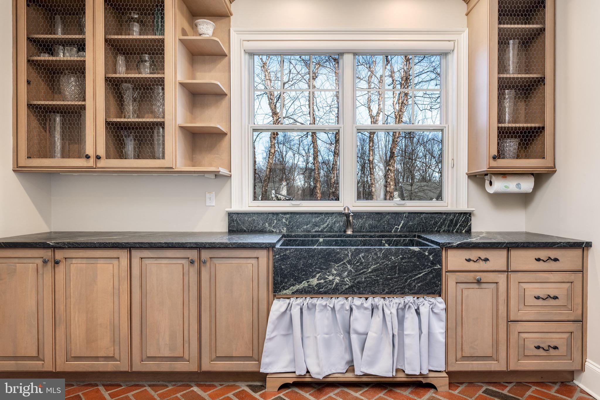 WHITE HORSE - Residential