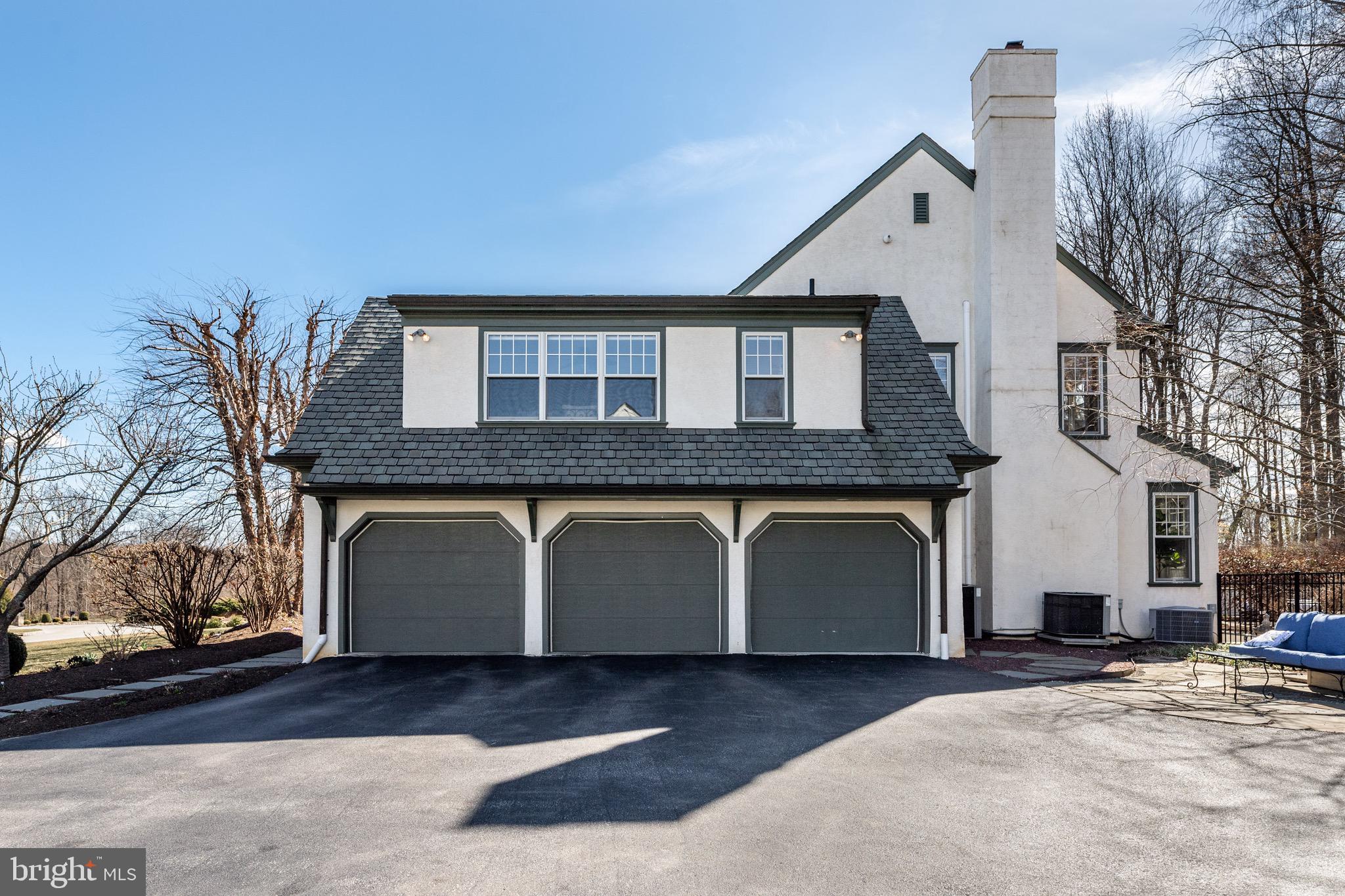 WHITE HORSE - Residential