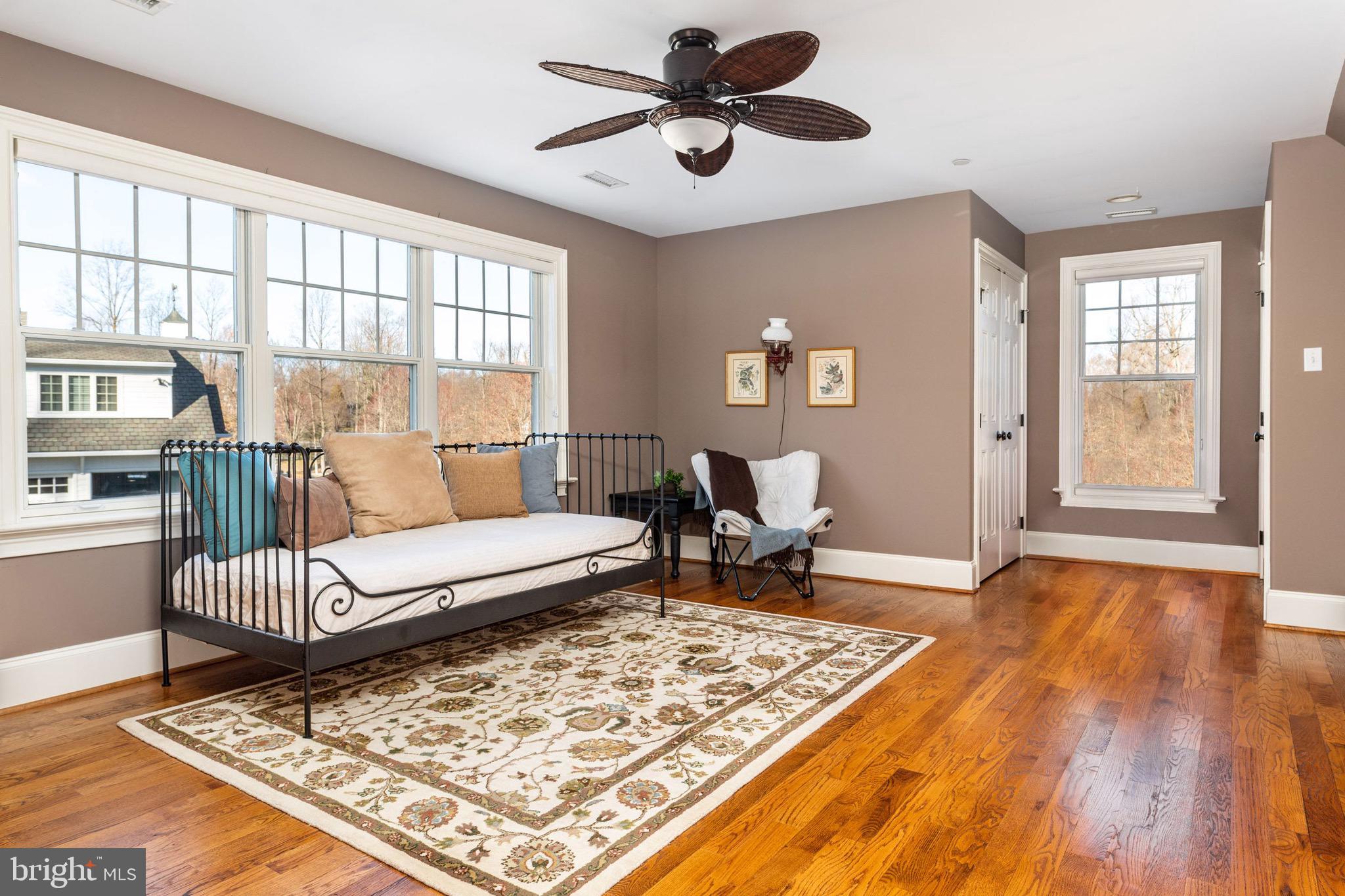 WHITE HORSE - Residential