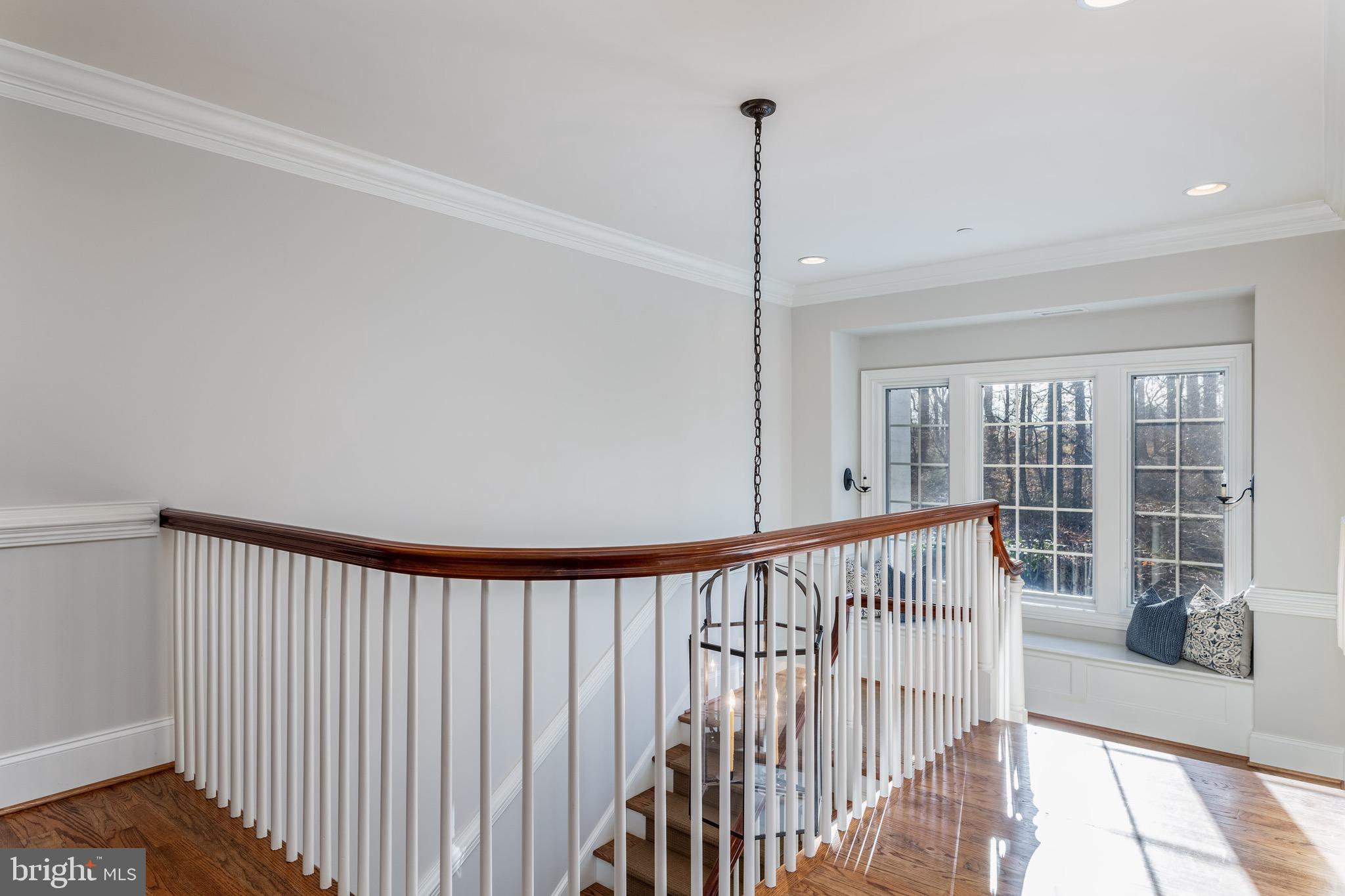 WHITE HORSE - Residential