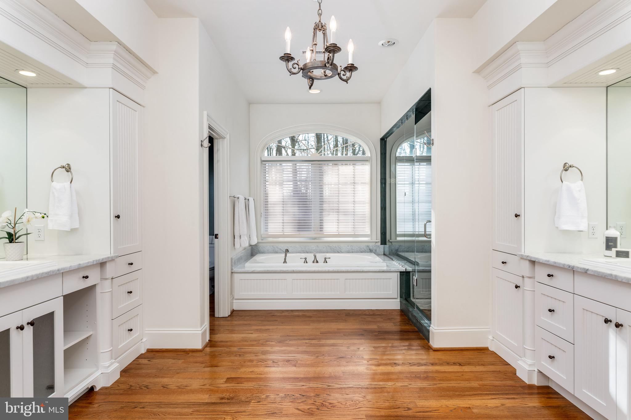 WHITE HORSE - Residential