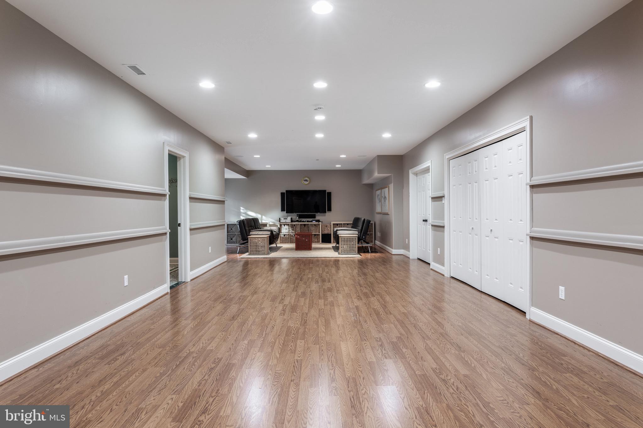 WHITE HORSE - Residential