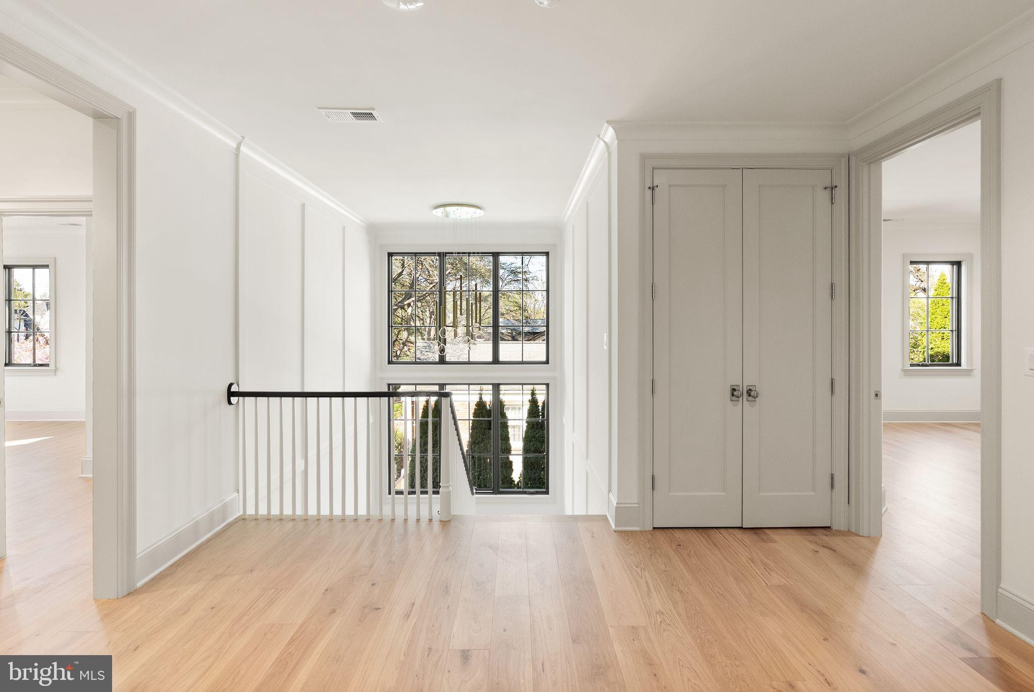 CLEARVIEW MANOR - Residential