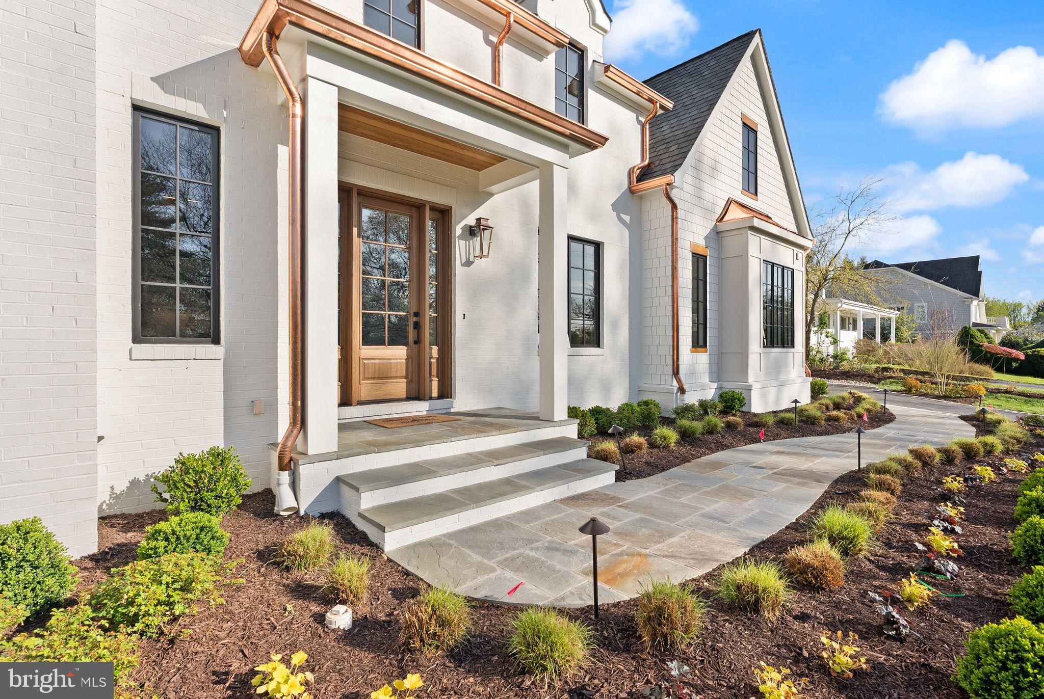 CLEARVIEW MANOR - Residential