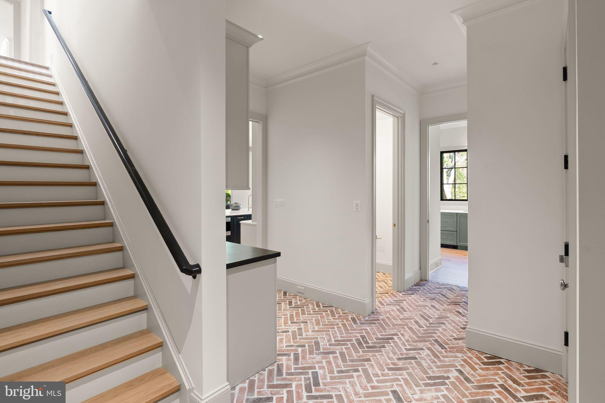 CLEARVIEW MANOR - Residential