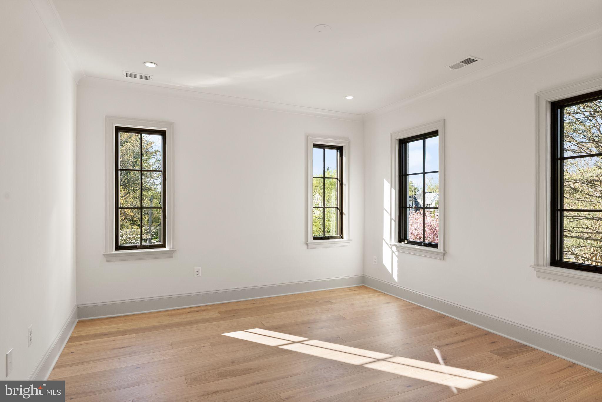 CLEARVIEW MANOR - Residential