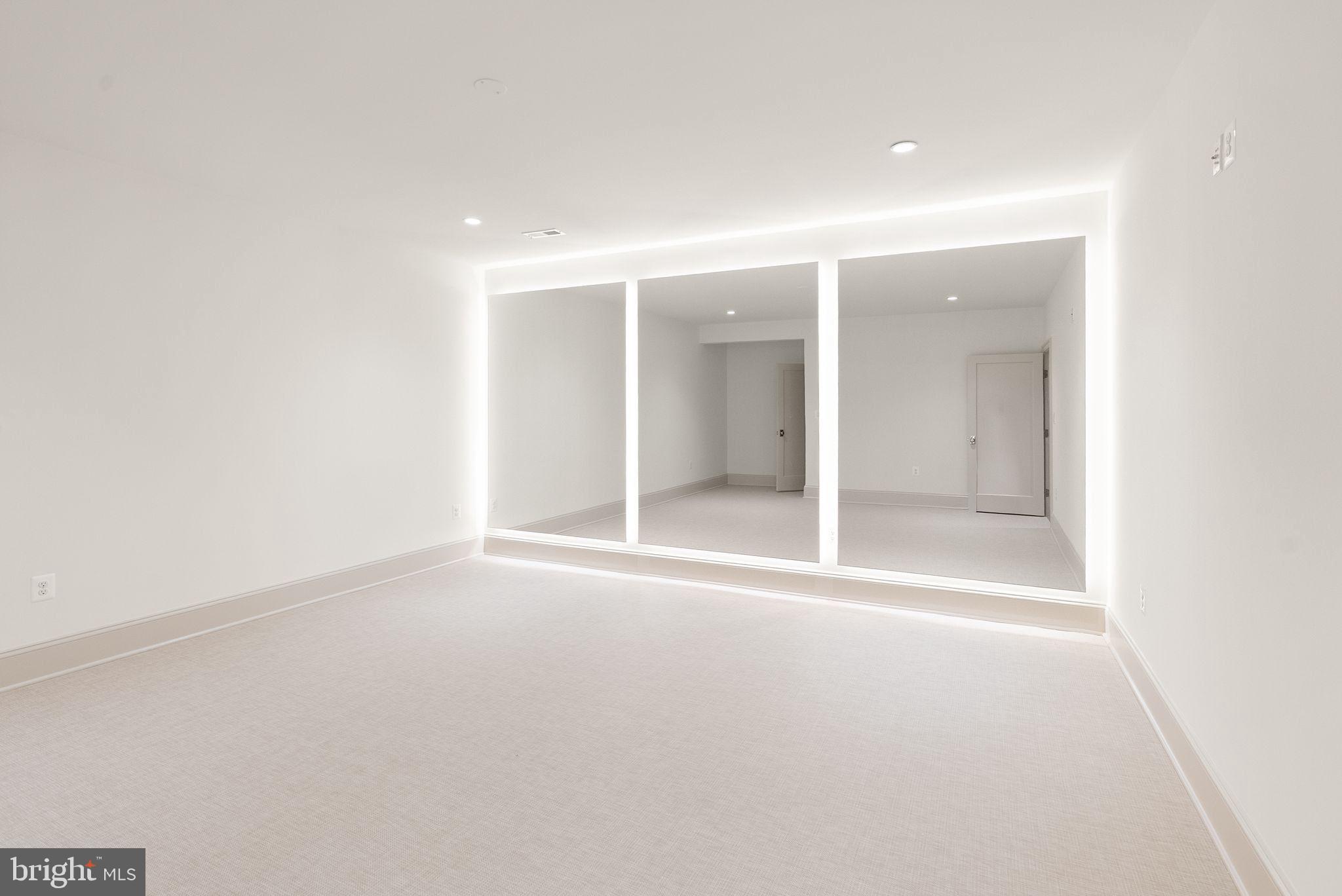 CLEARVIEW MANOR - Residential