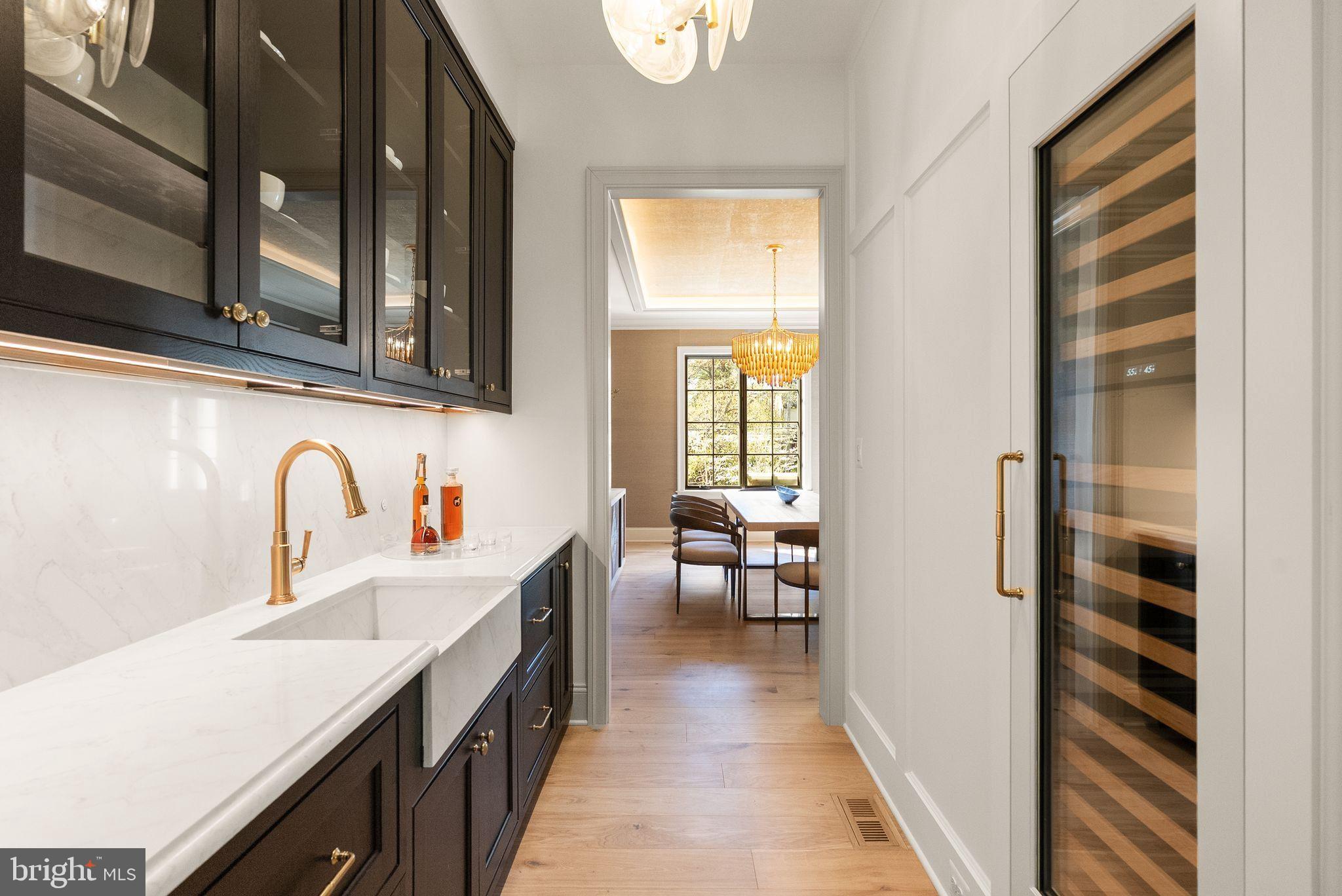 CLEARVIEW MANOR - Residential