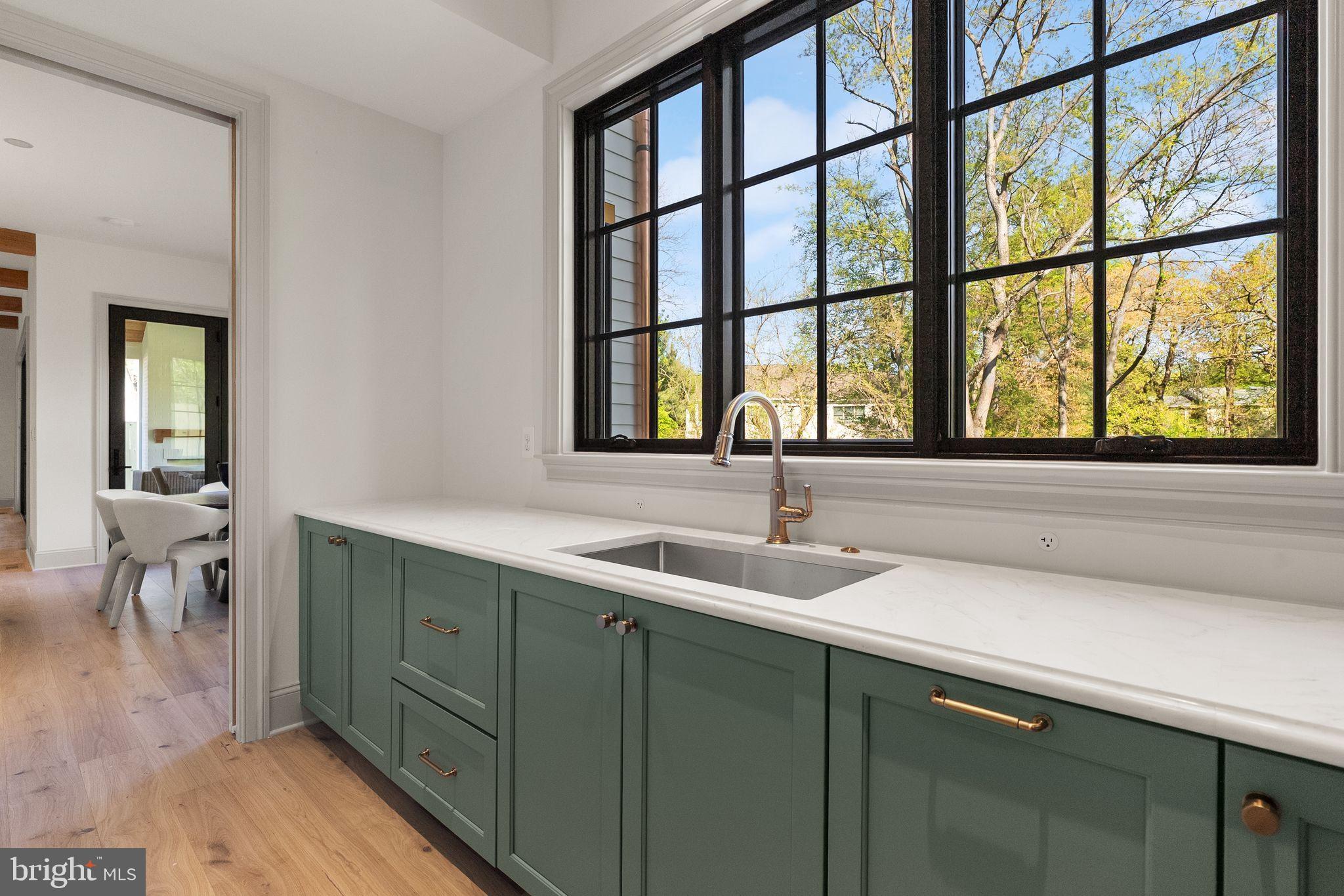 CLEARVIEW MANOR - Residential