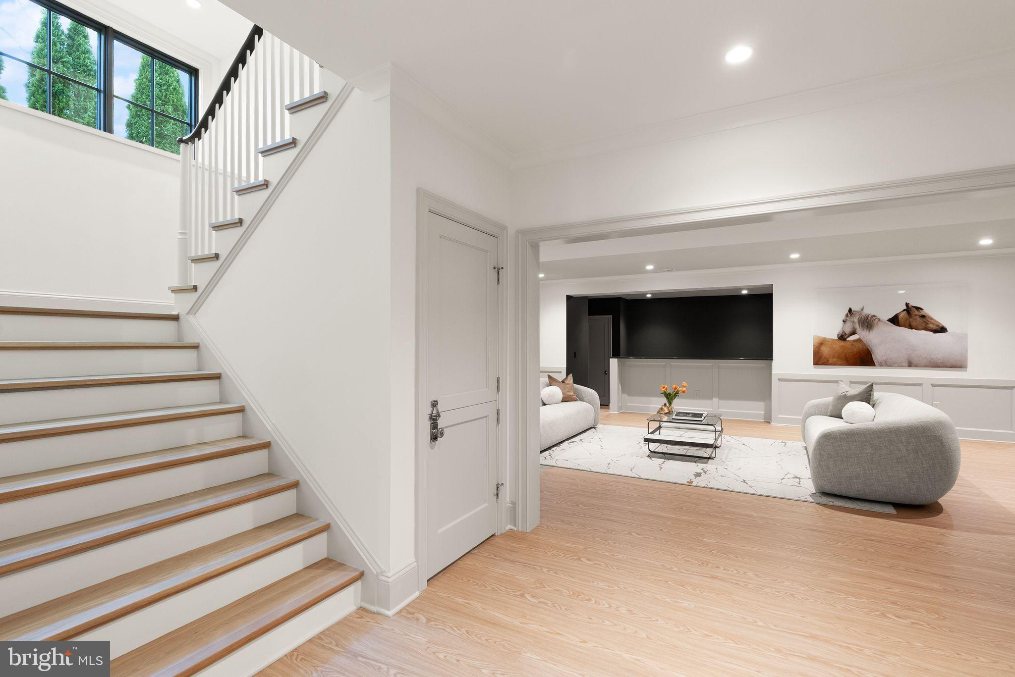 CLEARVIEW MANOR - Residential