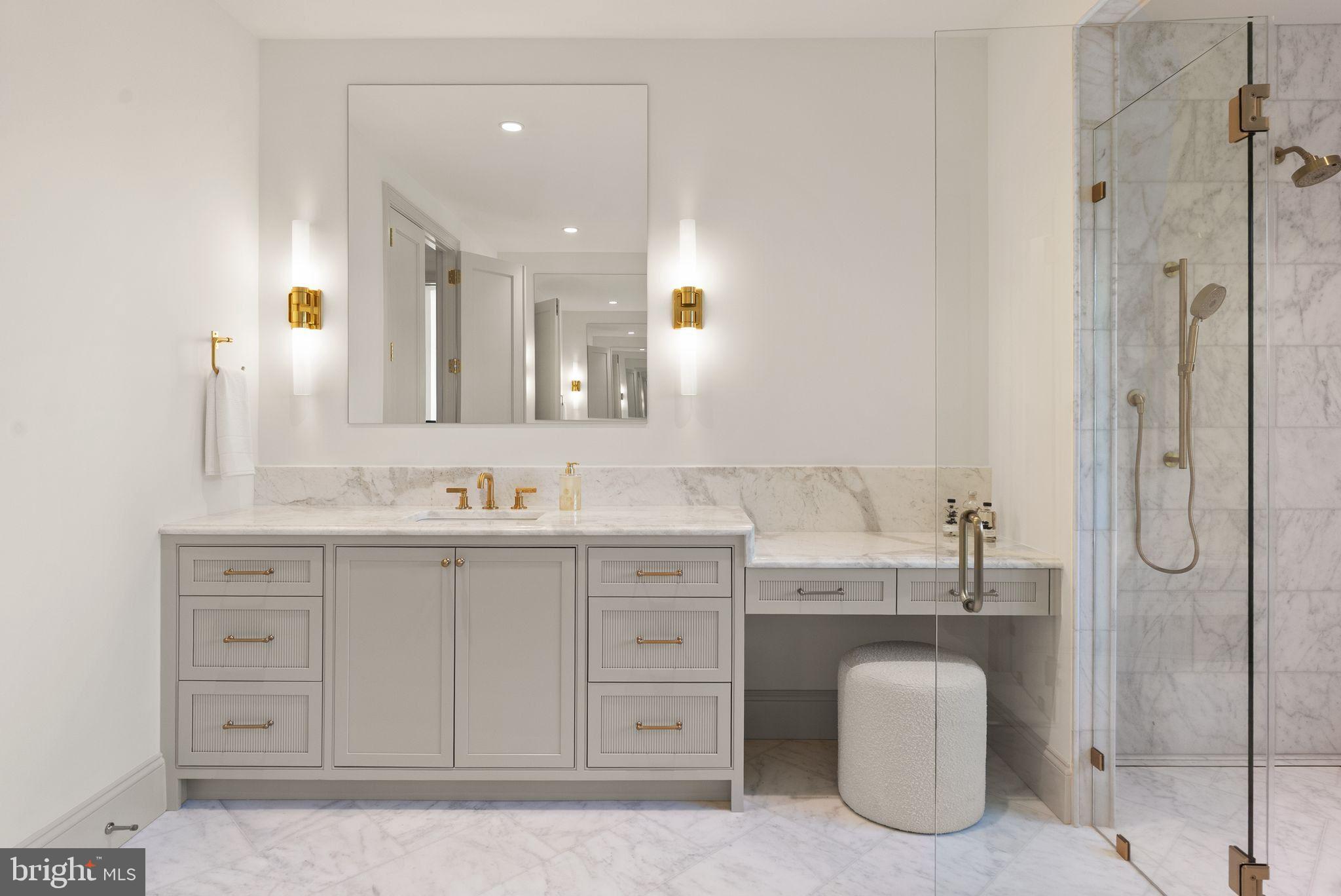 CLEARVIEW MANOR - Residential