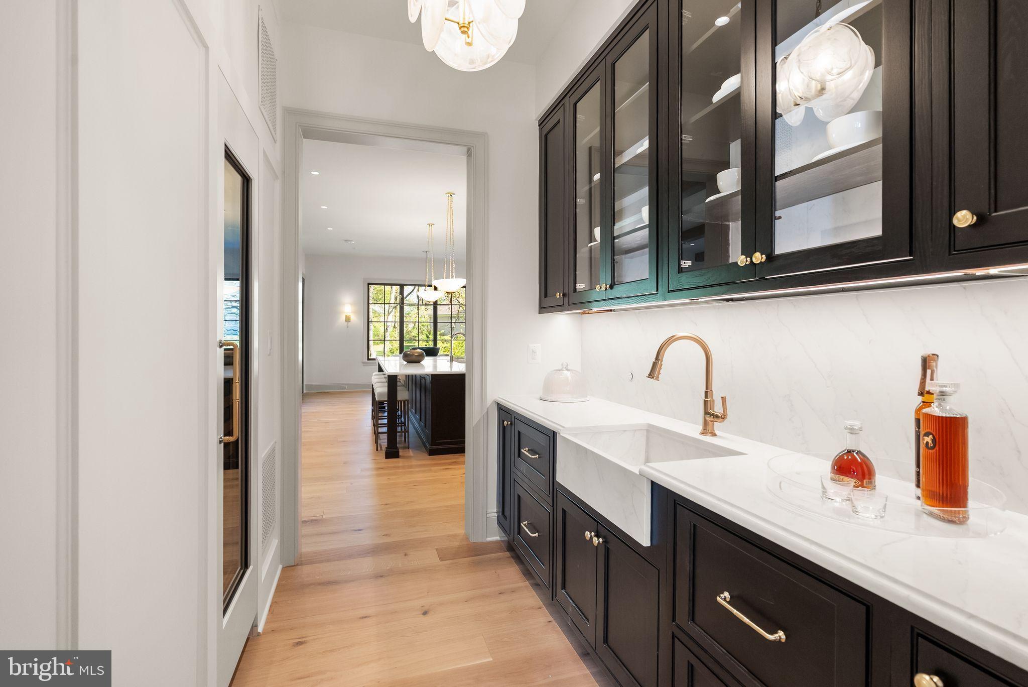 CLEARVIEW MANOR - Residential