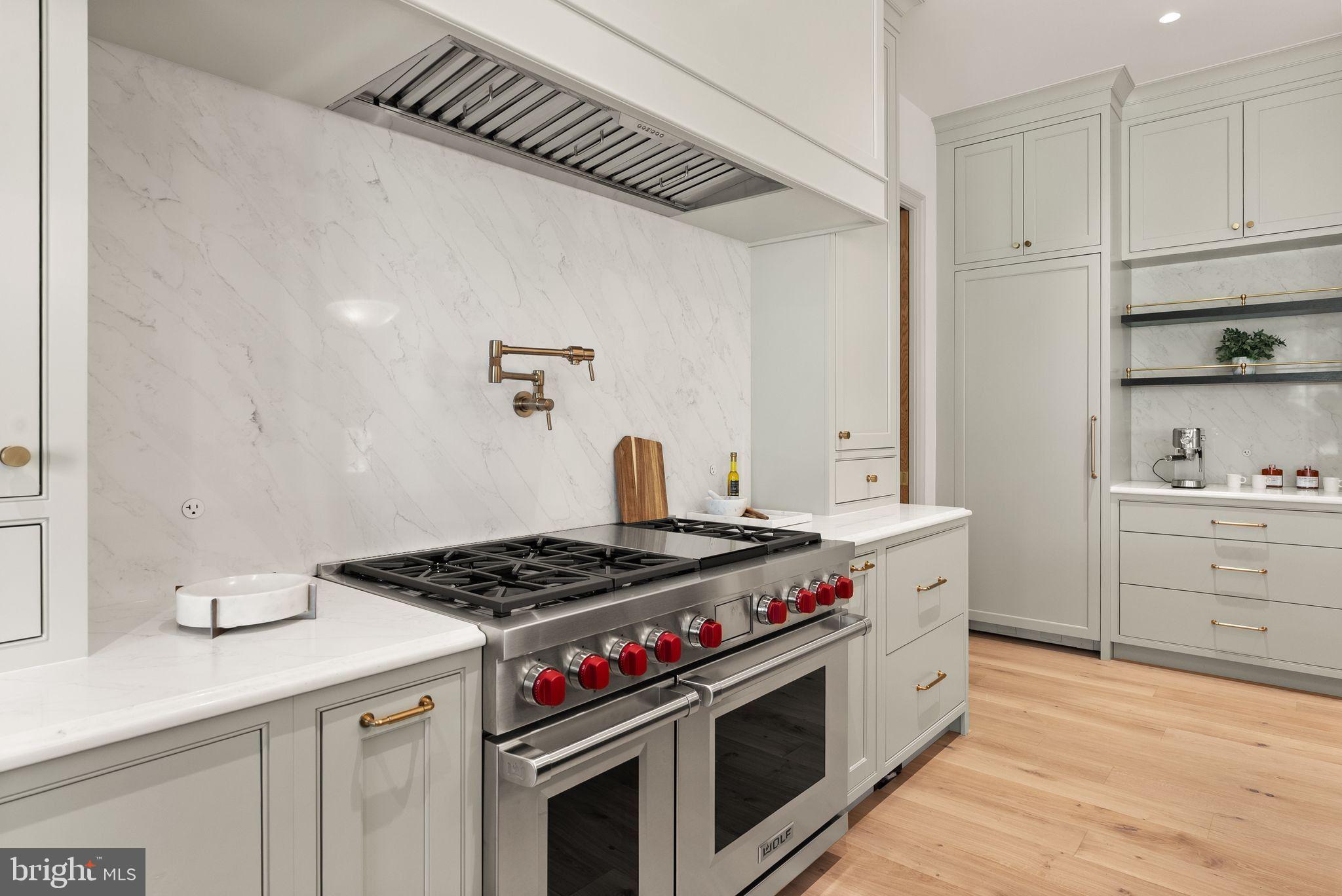 CLEARVIEW MANOR - Residential