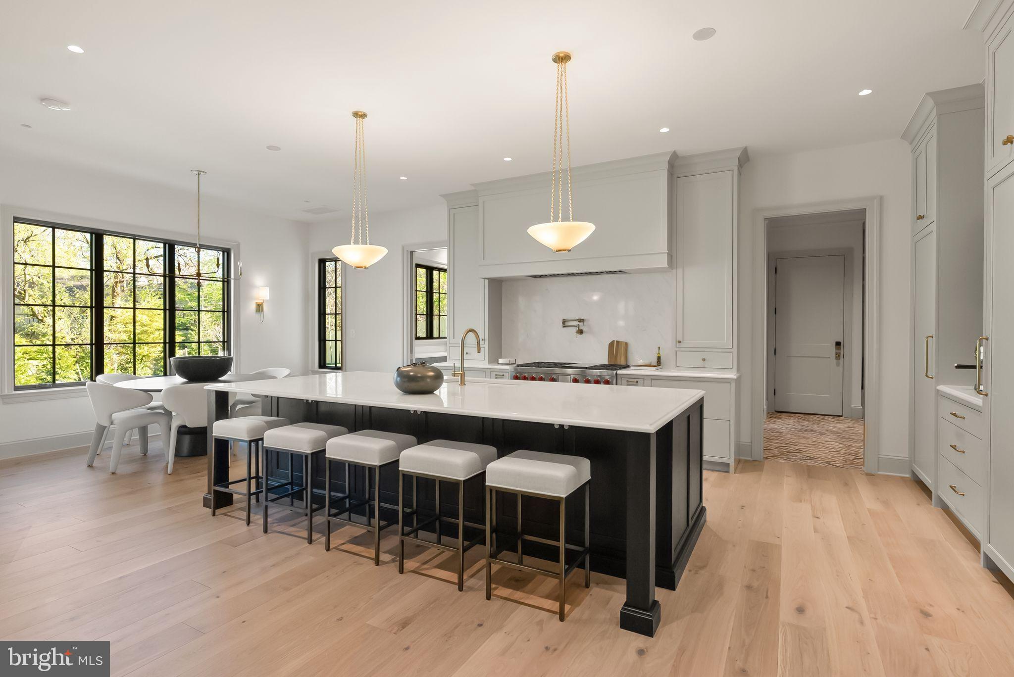 CLEARVIEW MANOR - Residential