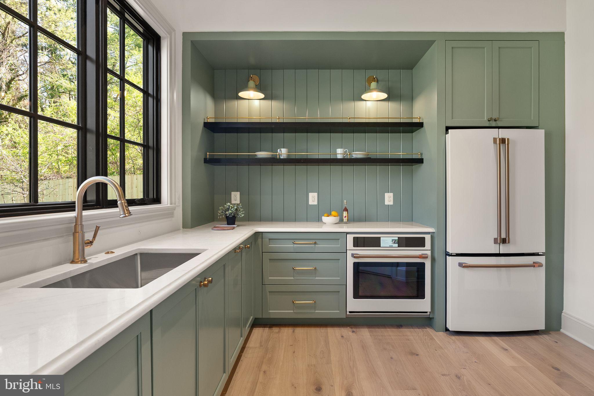 CLEARVIEW MANOR - Residential