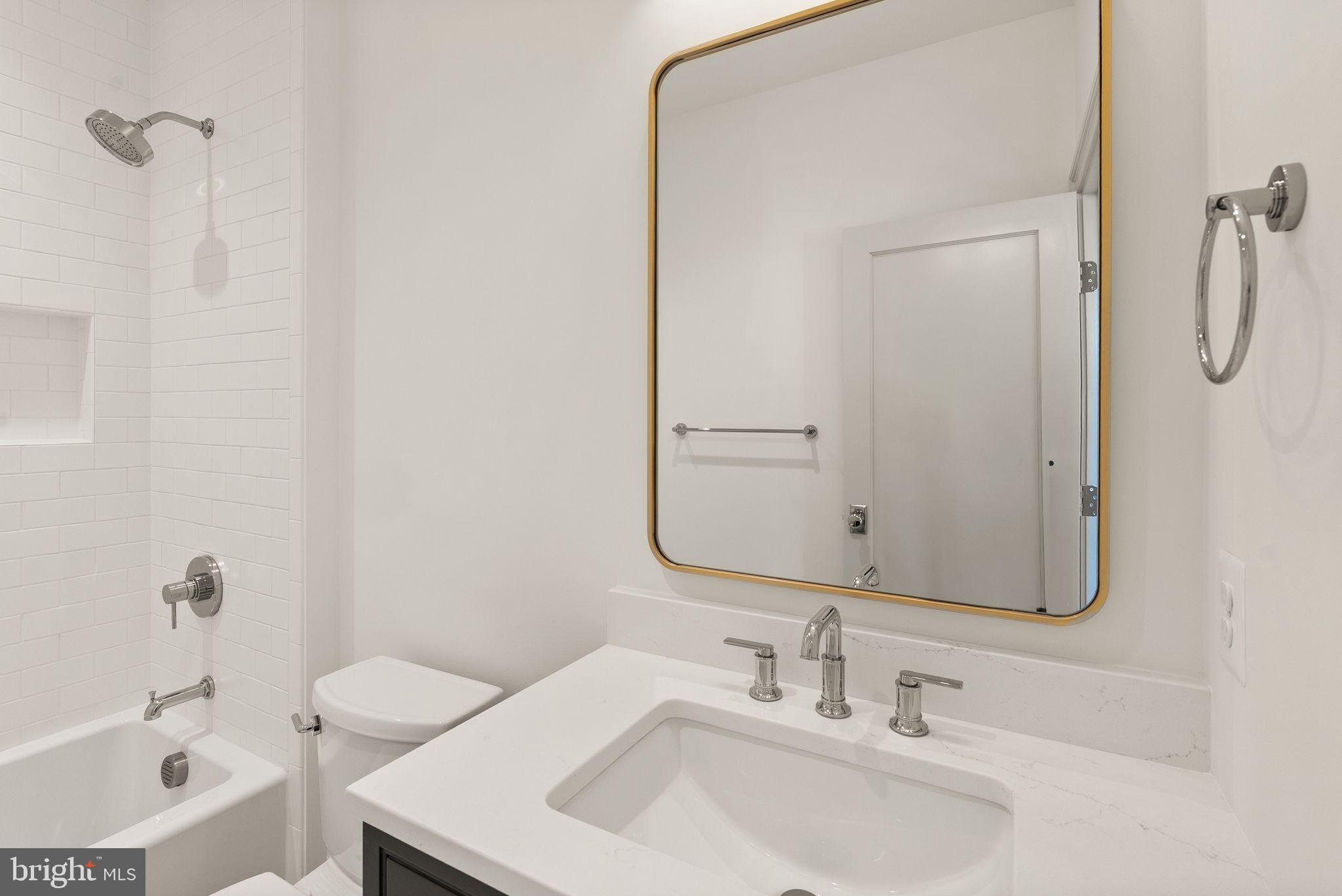 CLEARVIEW MANOR - Residential