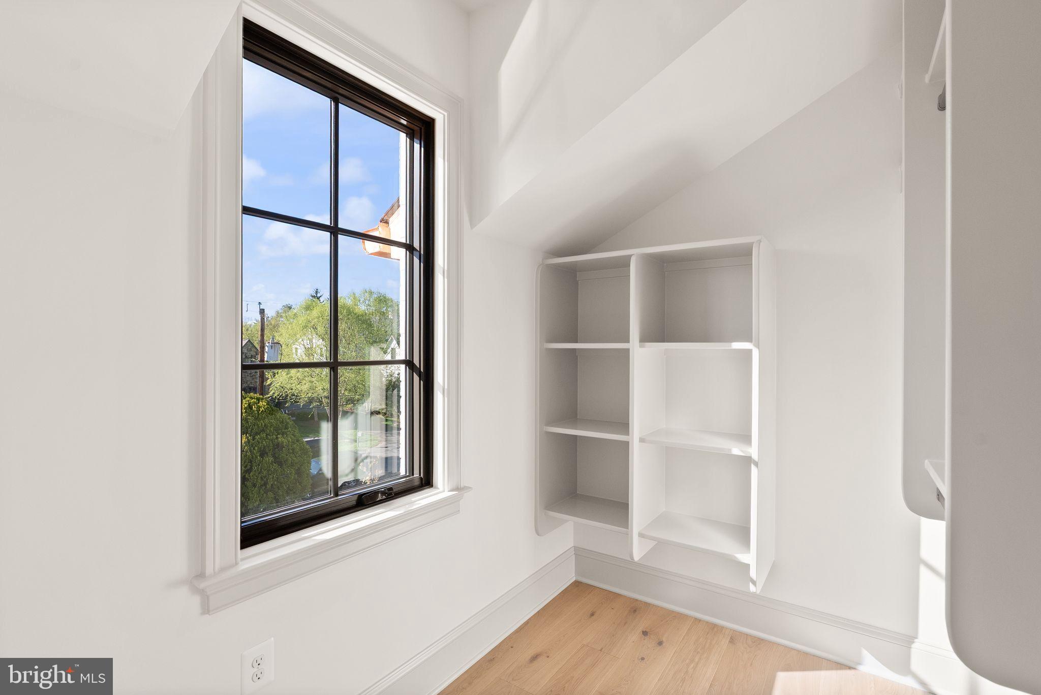 CLEARVIEW MANOR - Residential