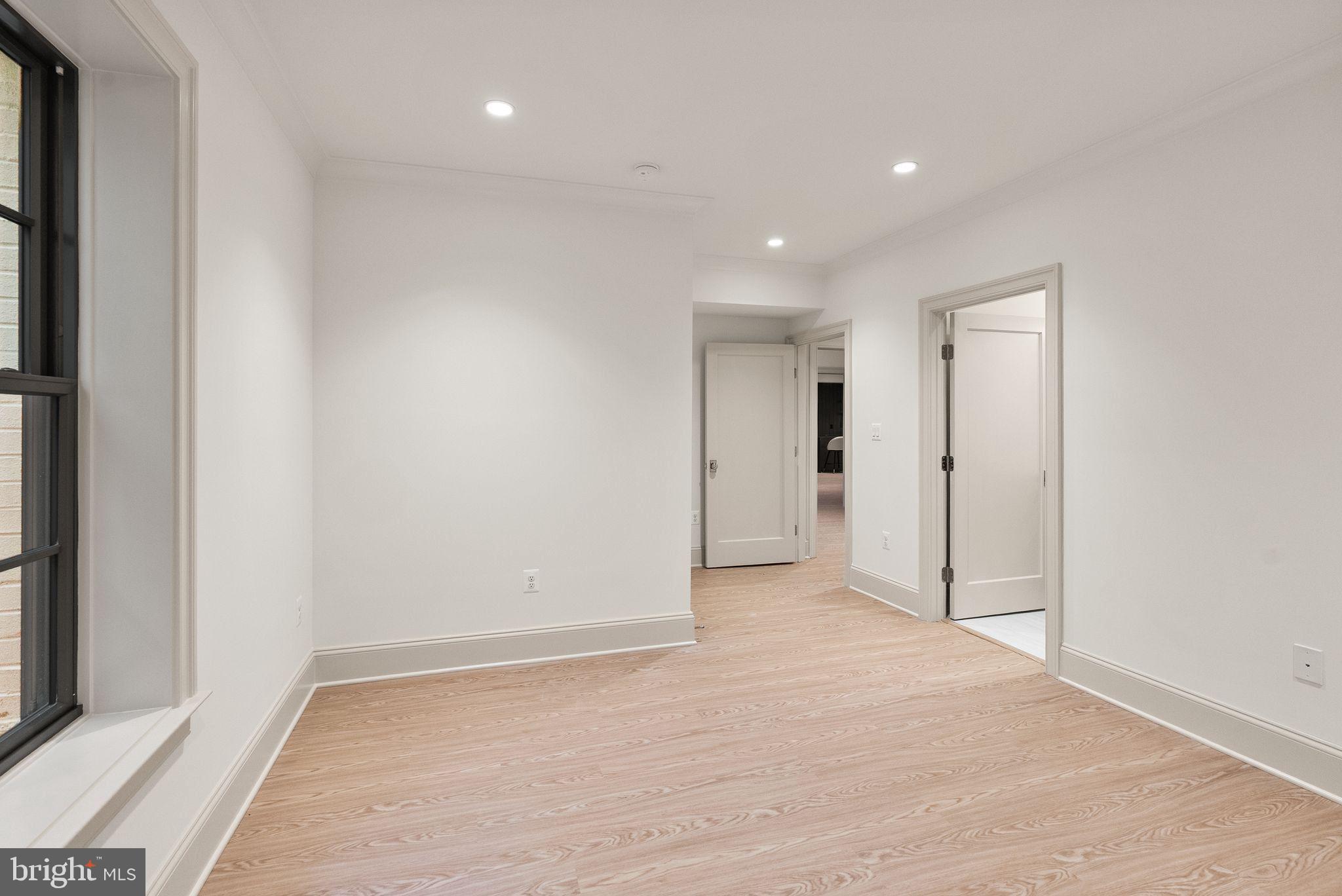 CLEARVIEW MANOR - Residential