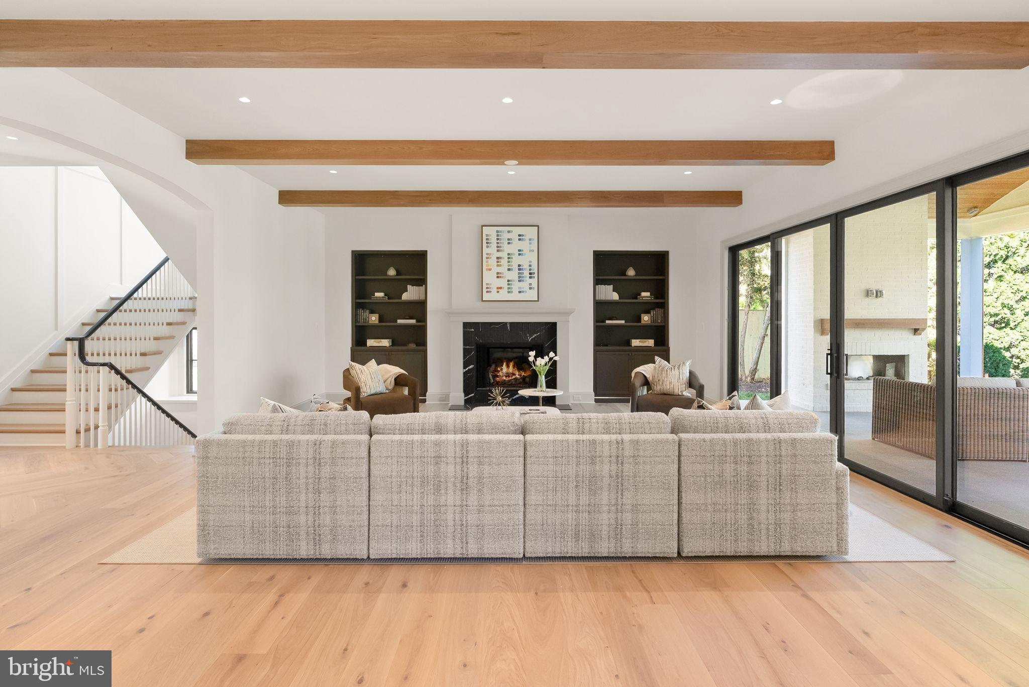 CLEARVIEW MANOR - Residential