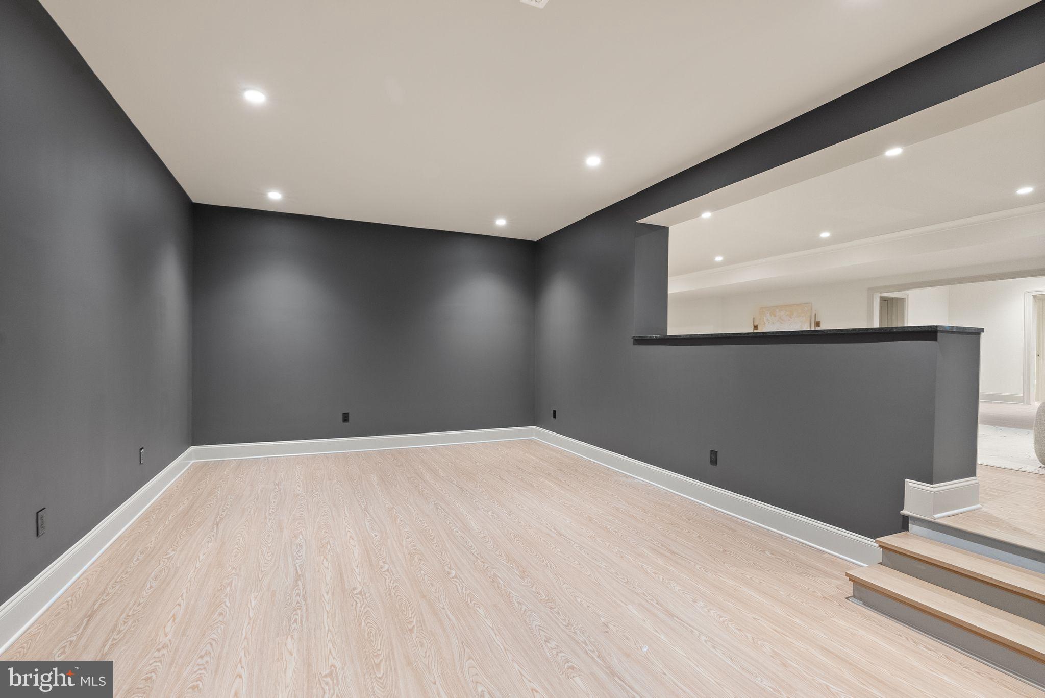 CLEARVIEW MANOR - Residential