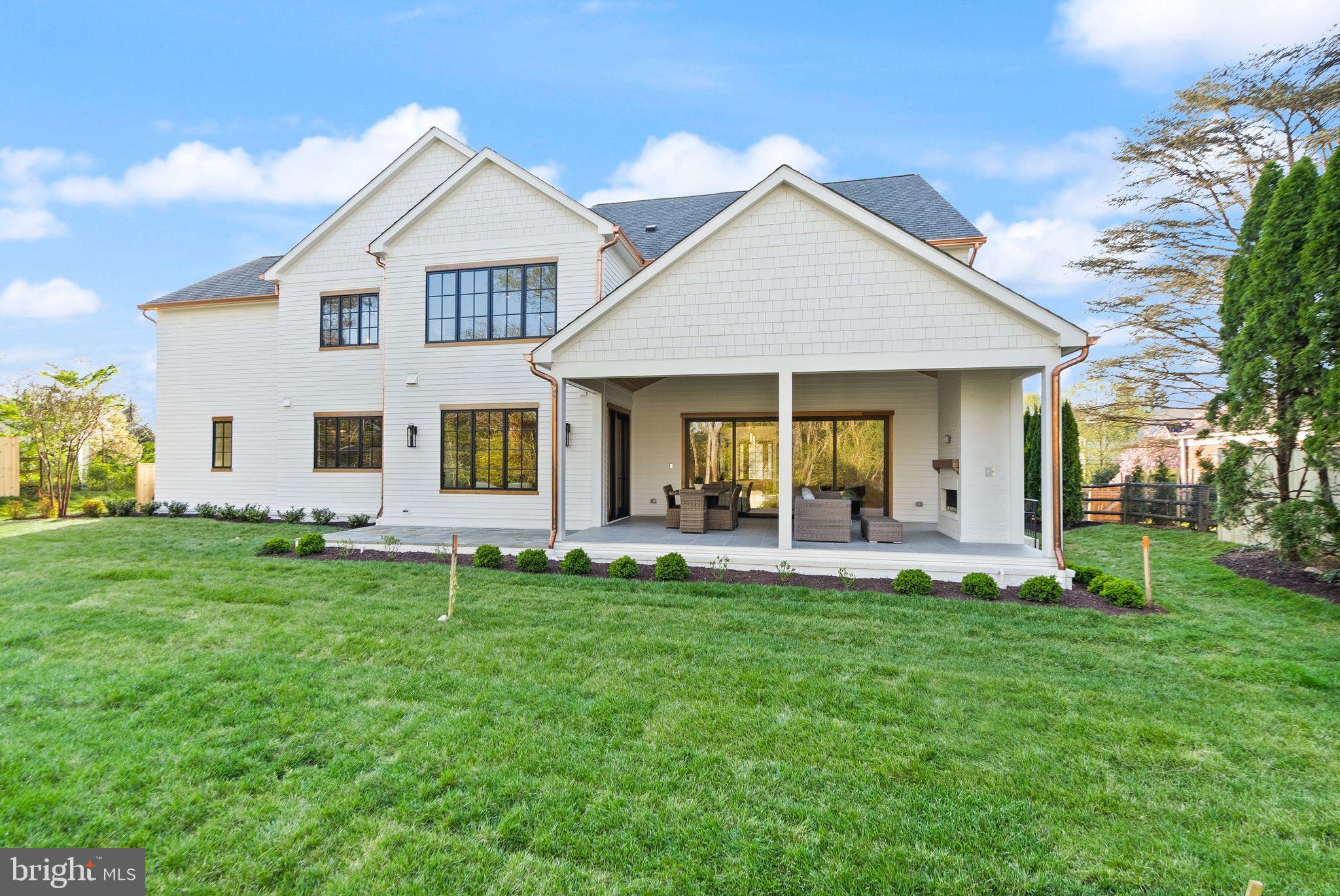 CLEARVIEW MANOR - Residential