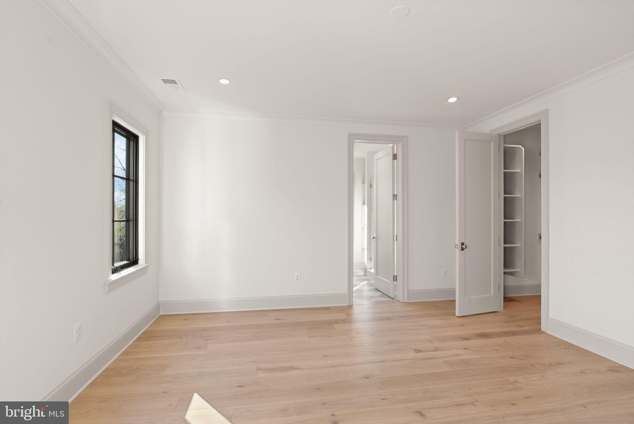 CLEARVIEW MANOR - Residential