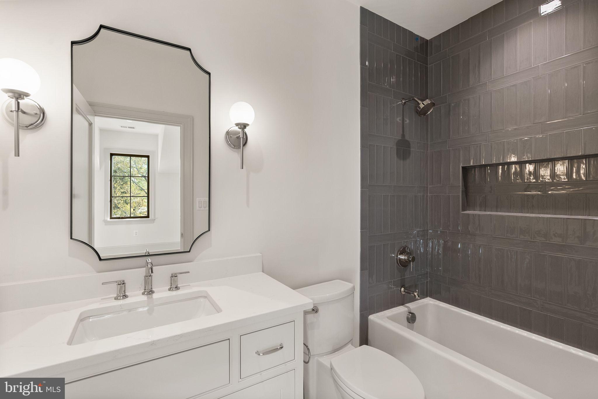 CLEARVIEW MANOR - Residential