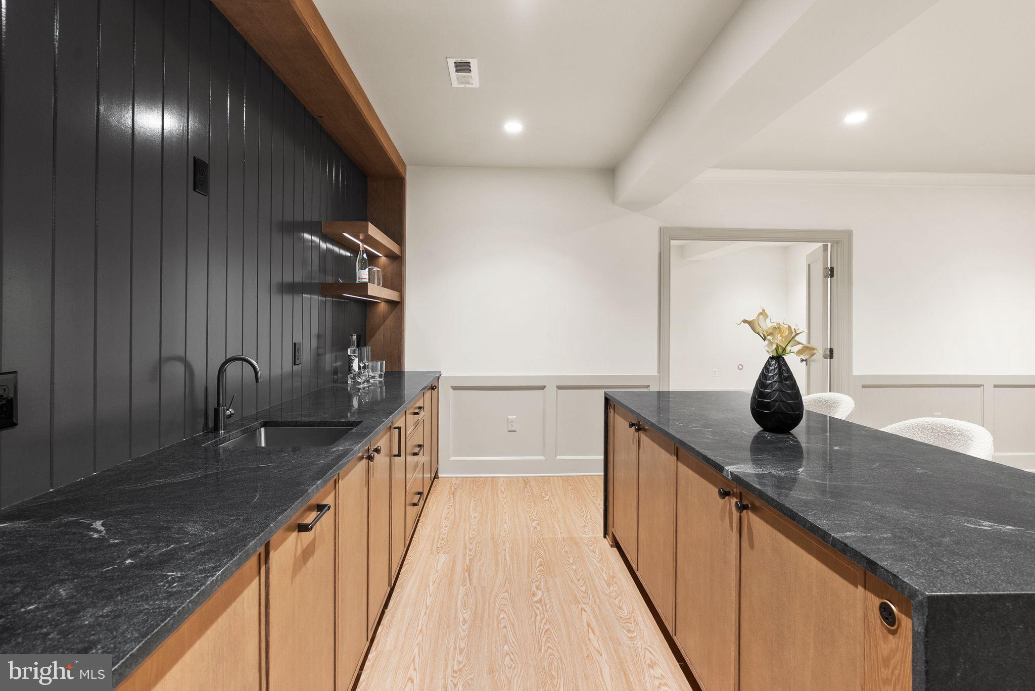 CLEARVIEW MANOR - Residential