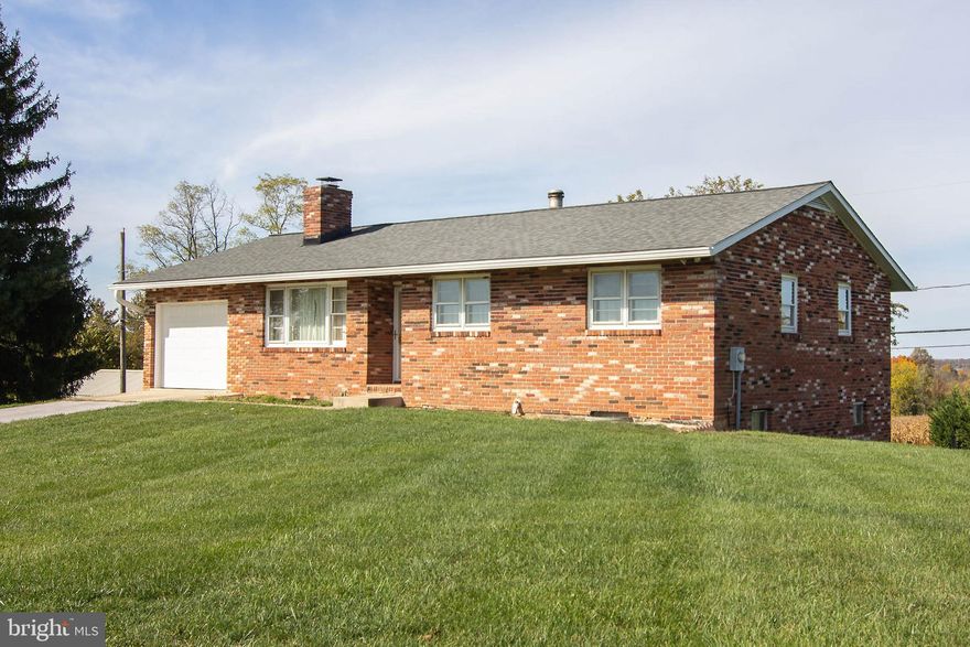 Beautiful Mountain Views are only one one of the features making this property Invaluable!!  Great opportunity for Any Buyer. Transform to your Dream Home... Endless Possibilities!! Make an appointment today.