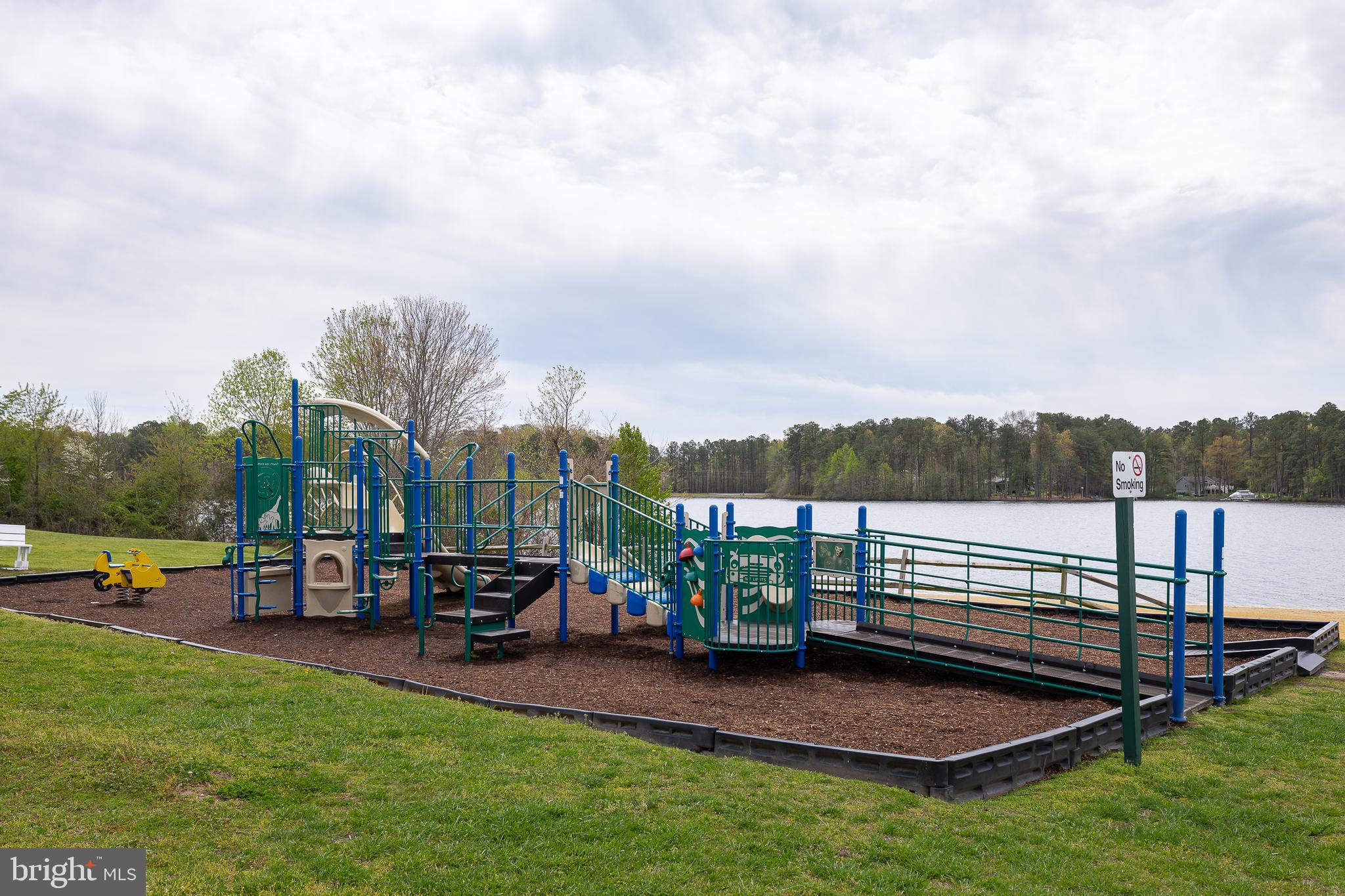 LAKE CAROLINE - Residential