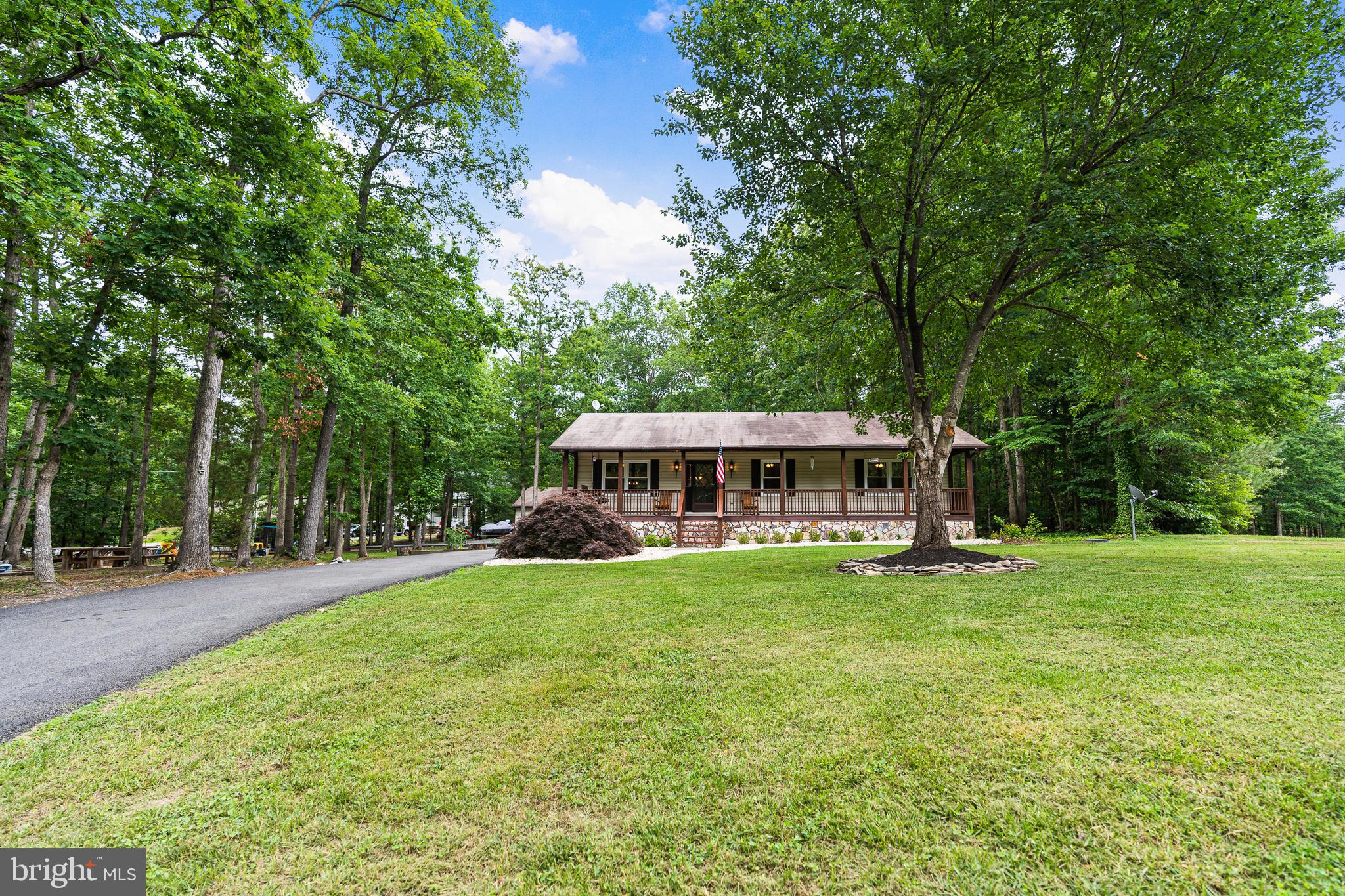 LAKE CAROLINE - Residential