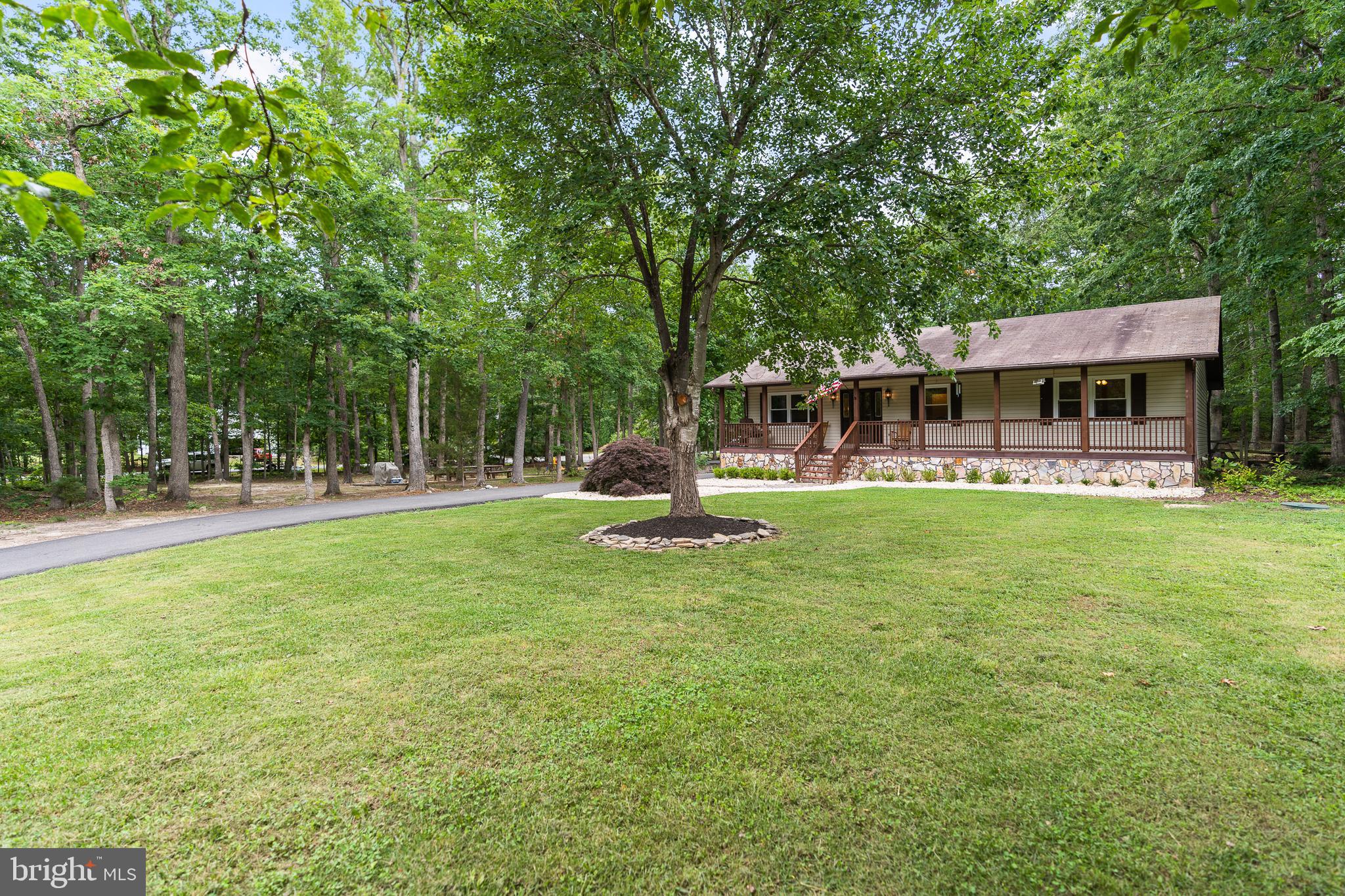 LAKE CAROLINE - Residential