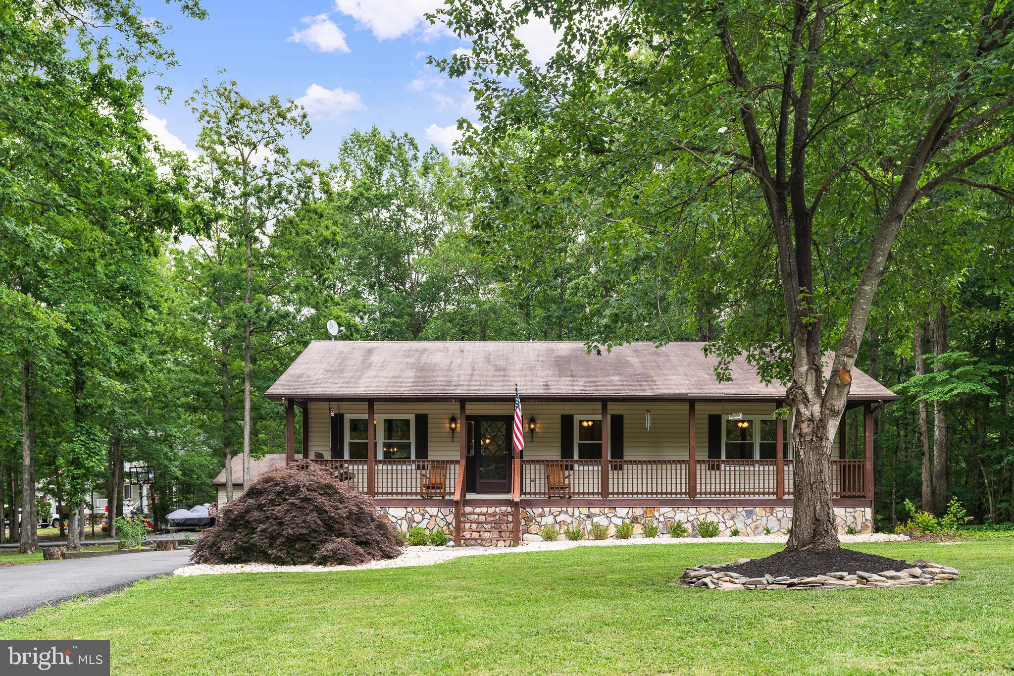 LAKE CAROLINE - Residential