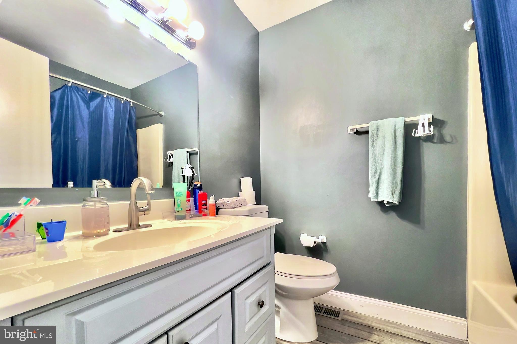 MOUNTAIN VILLAGE - Residential