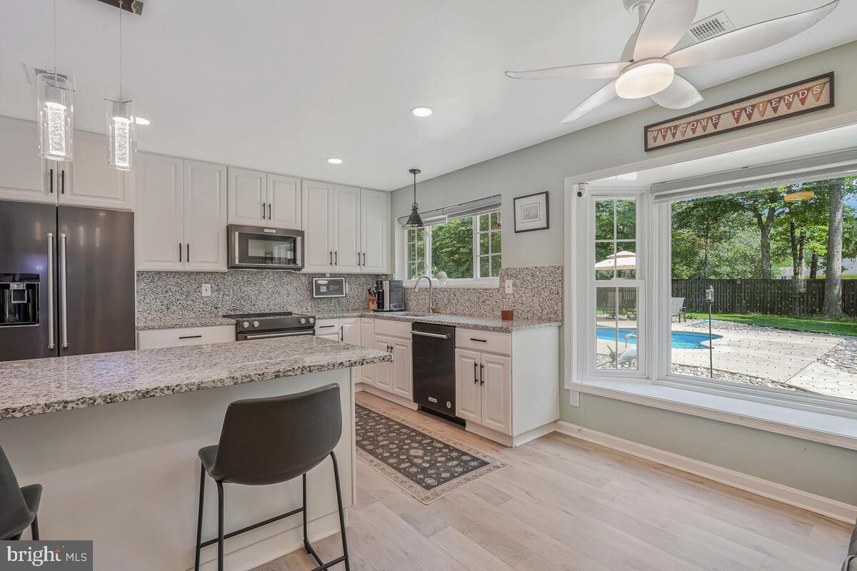 1335 REDWOOD CIRCLE