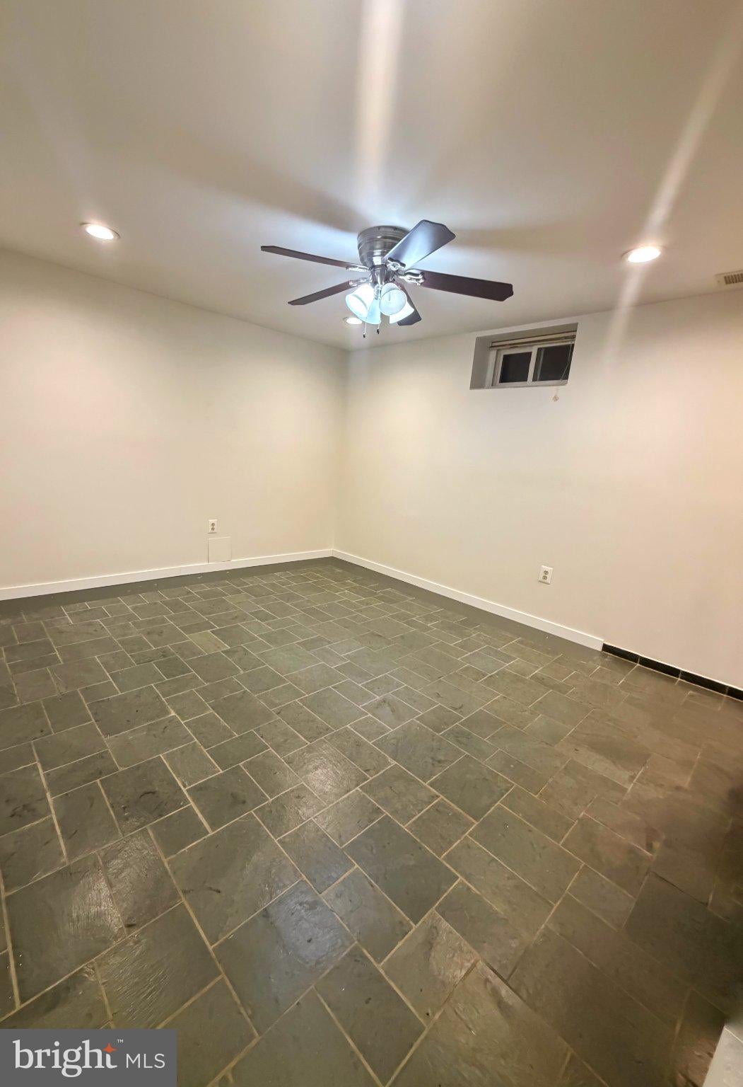 2302 E RANDOLPH AVENUE BASEMENT