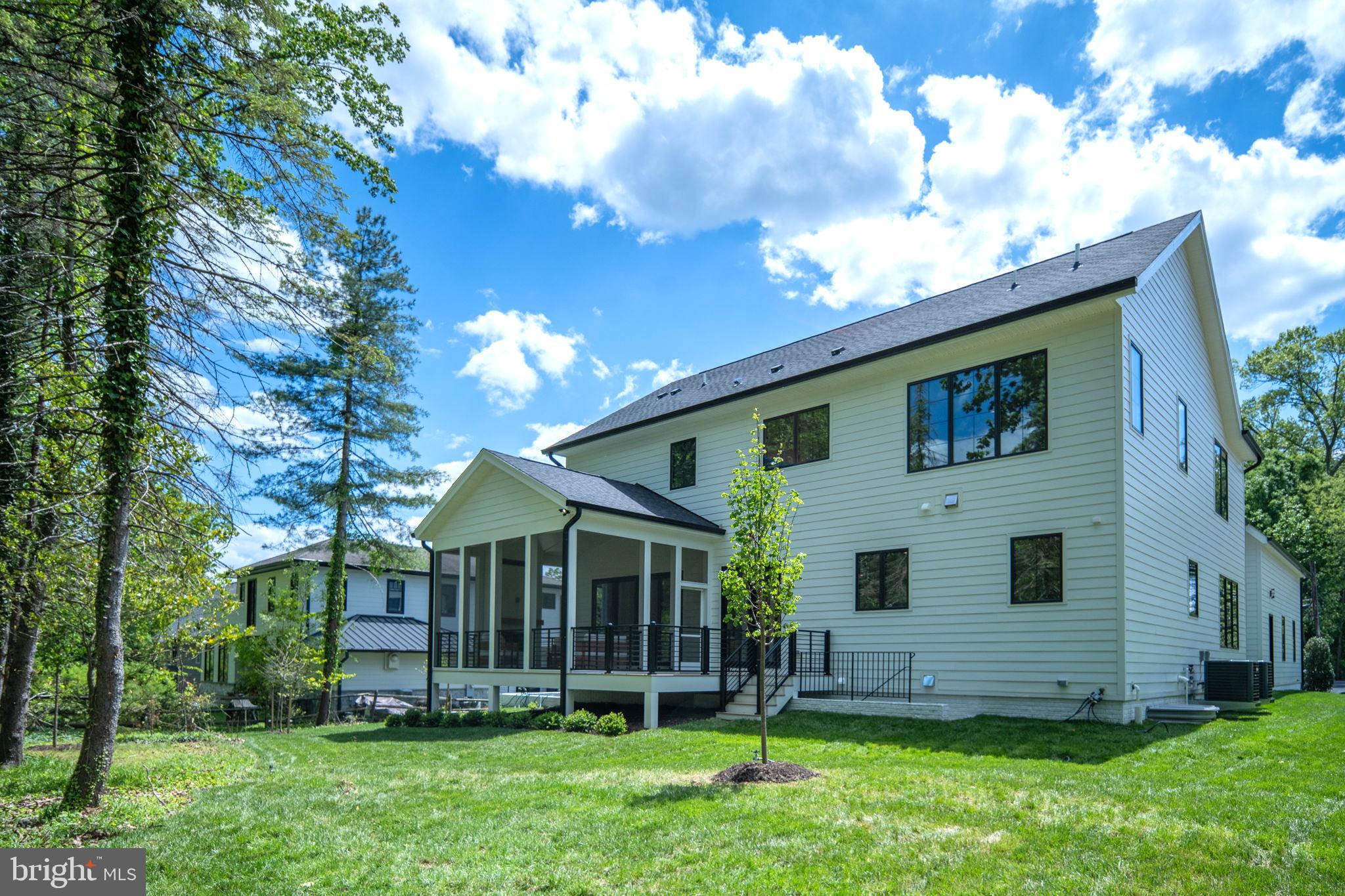 MCHENRY HEIGHTS - Residential