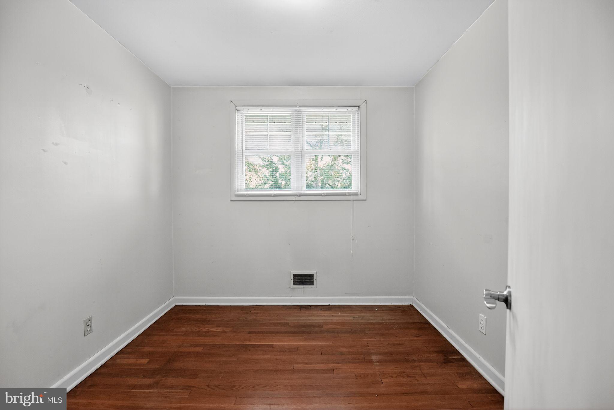 INDIAN HEAD MANOR SUB - Residential Lease