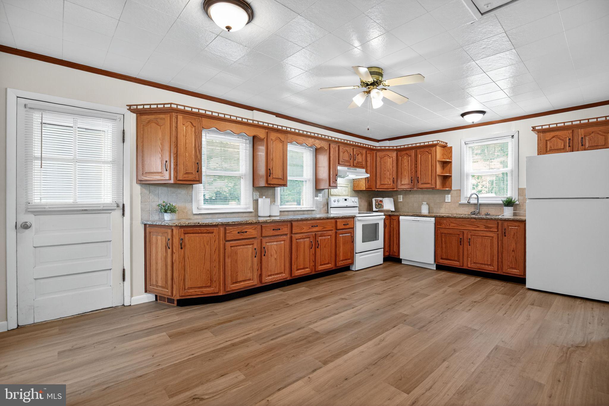 INDIAN HEAD MANOR SUB - Residential Lease