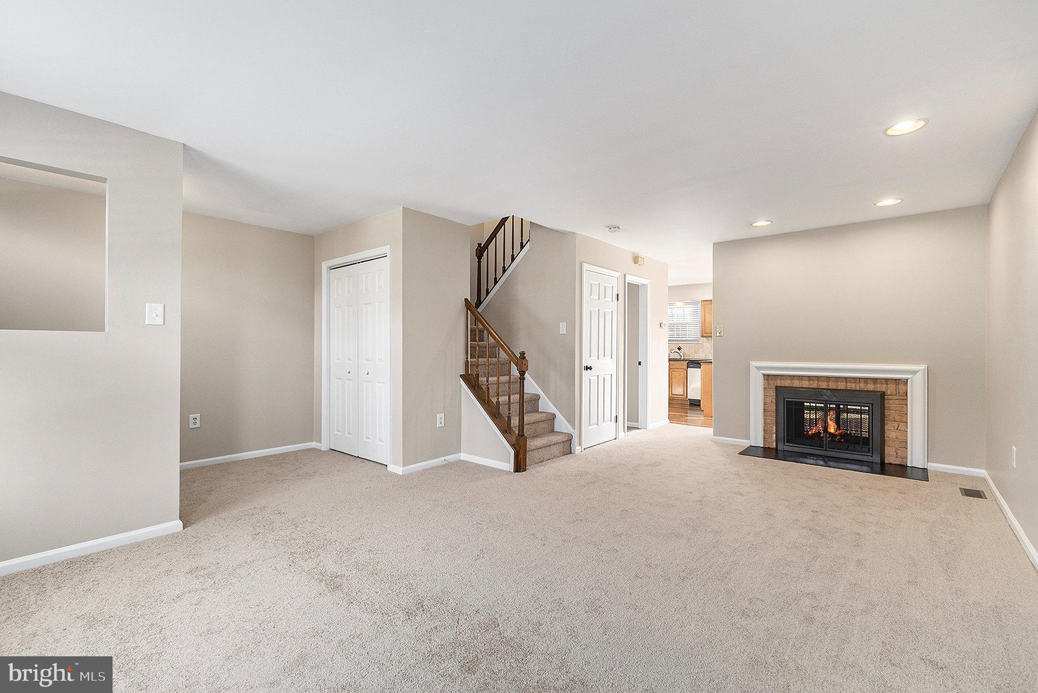 COURT AT JAMESTOWNE - Residential