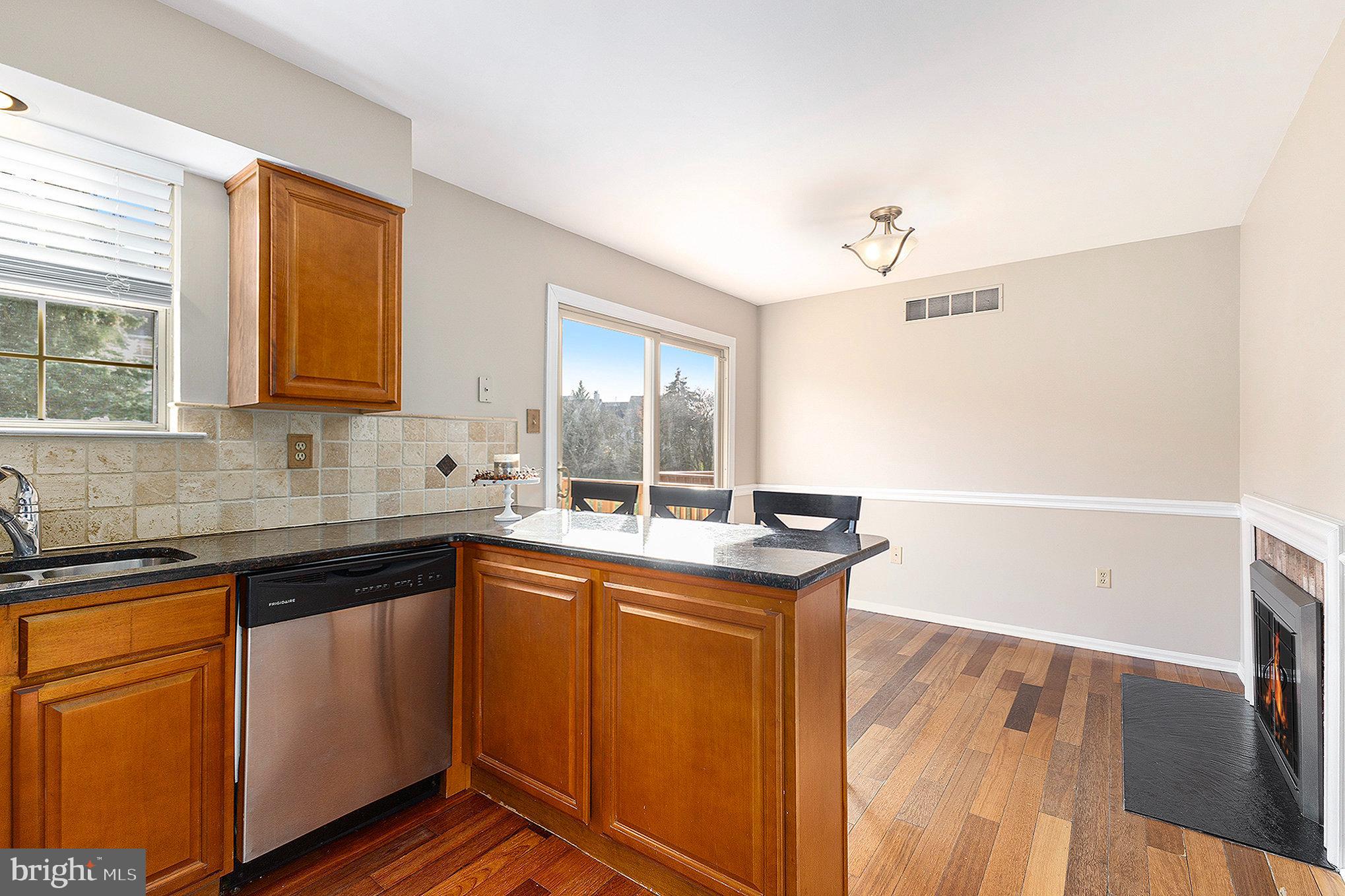 COURT AT JAMESTOWNE - Residential