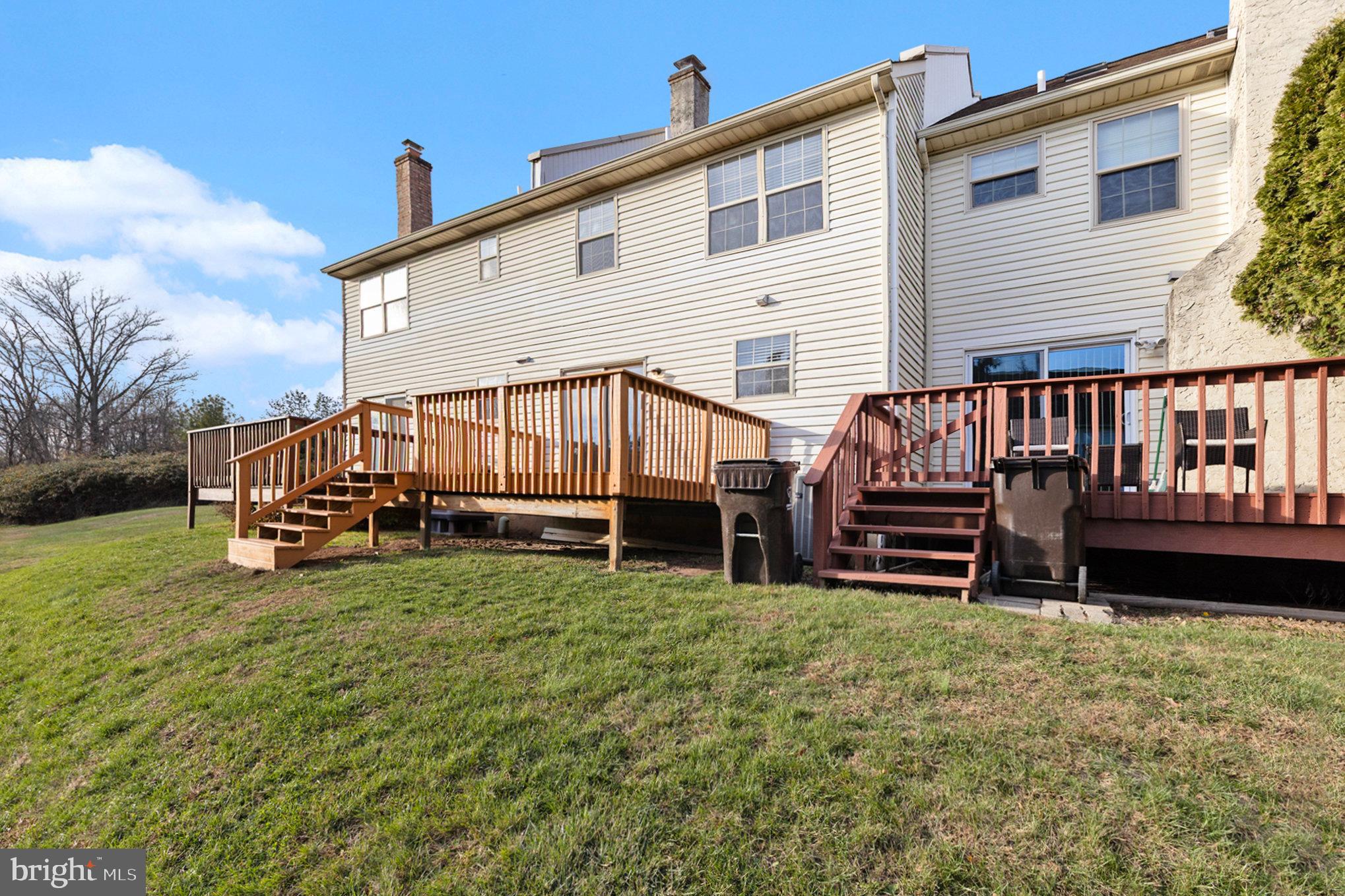 COURT AT JAMESTOWNE - Residential