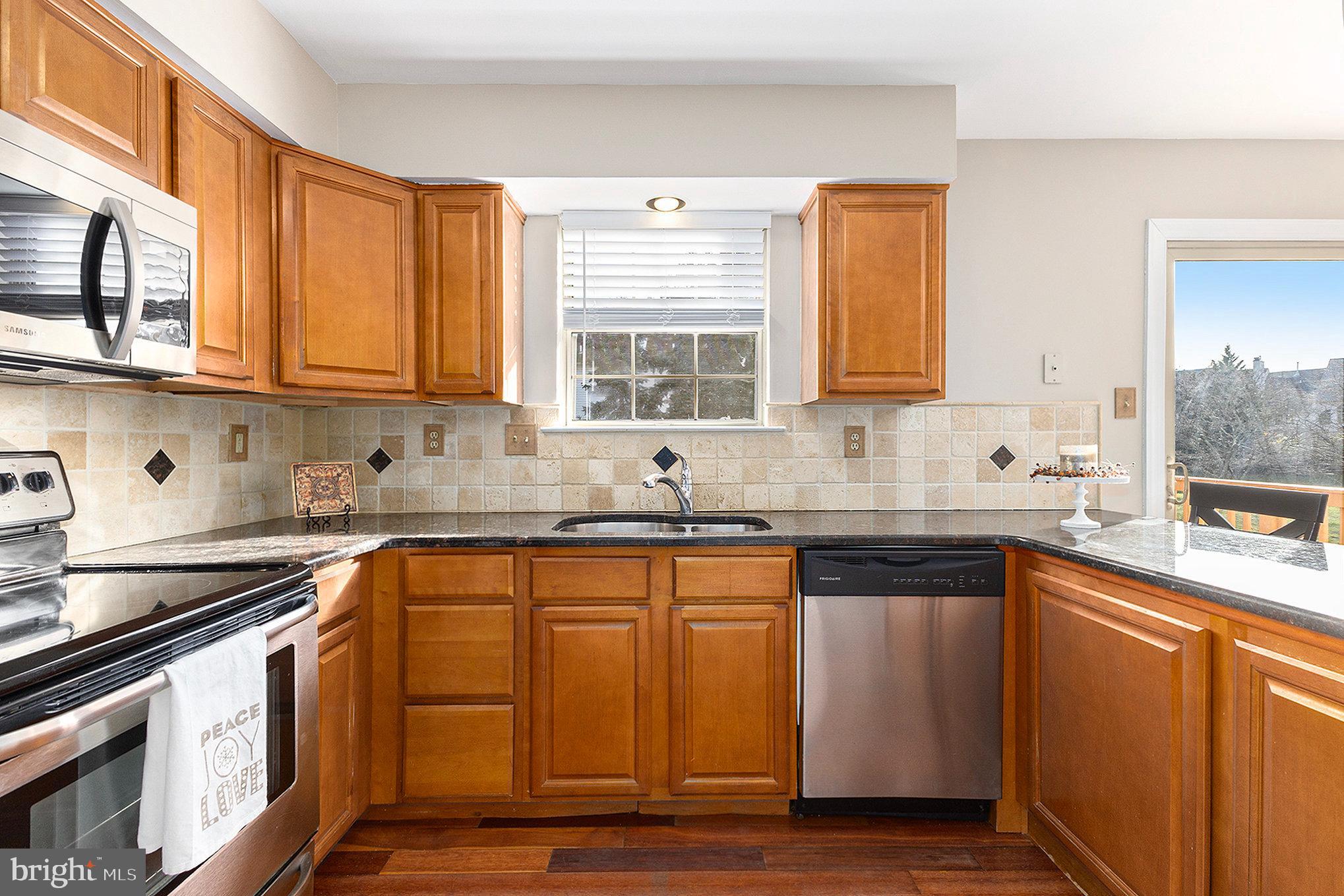 COURT AT JAMESTOWNE - Residential