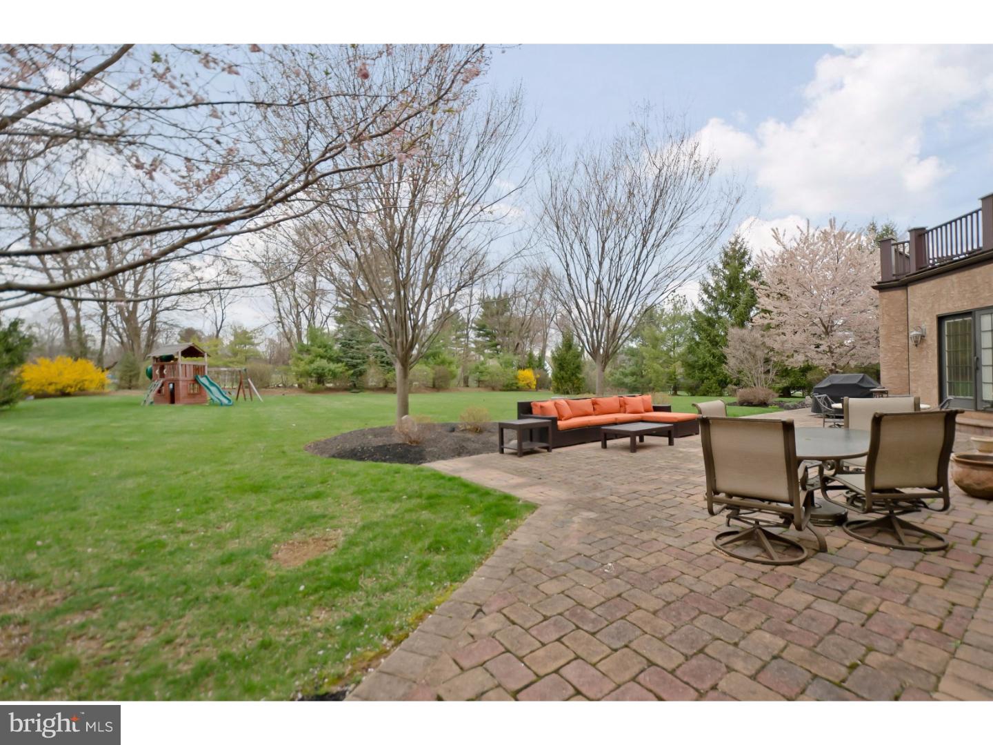 WESTBURY - Residential