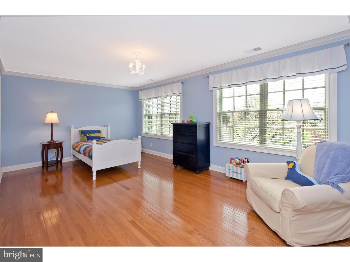 WESTBURY - Residential