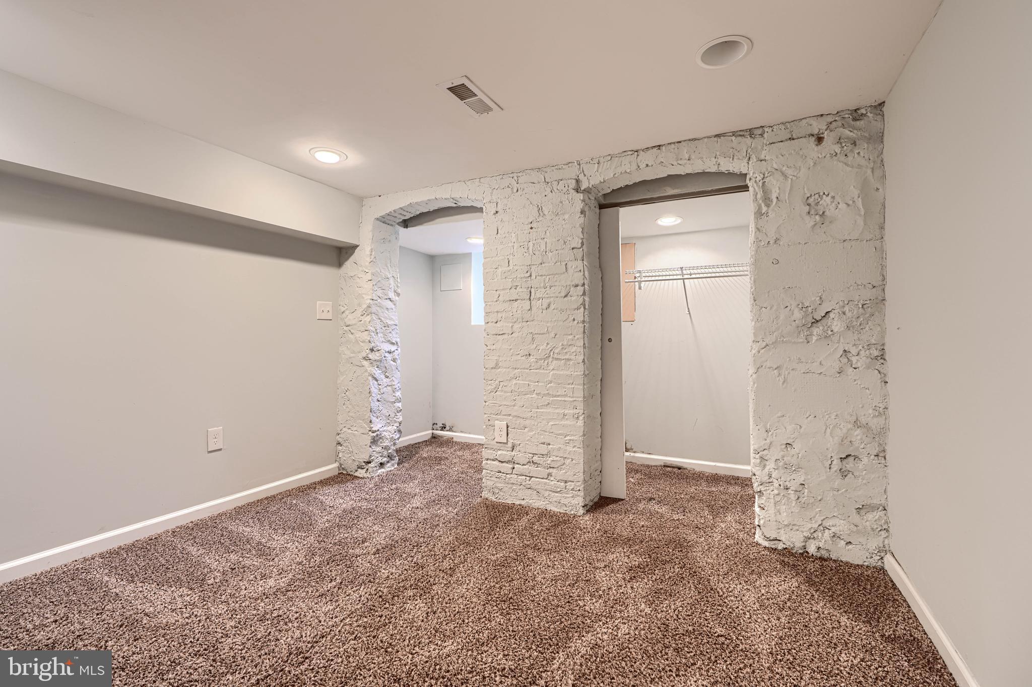 HAMPDEN HISTORIC DISTRICT - Residential Lease